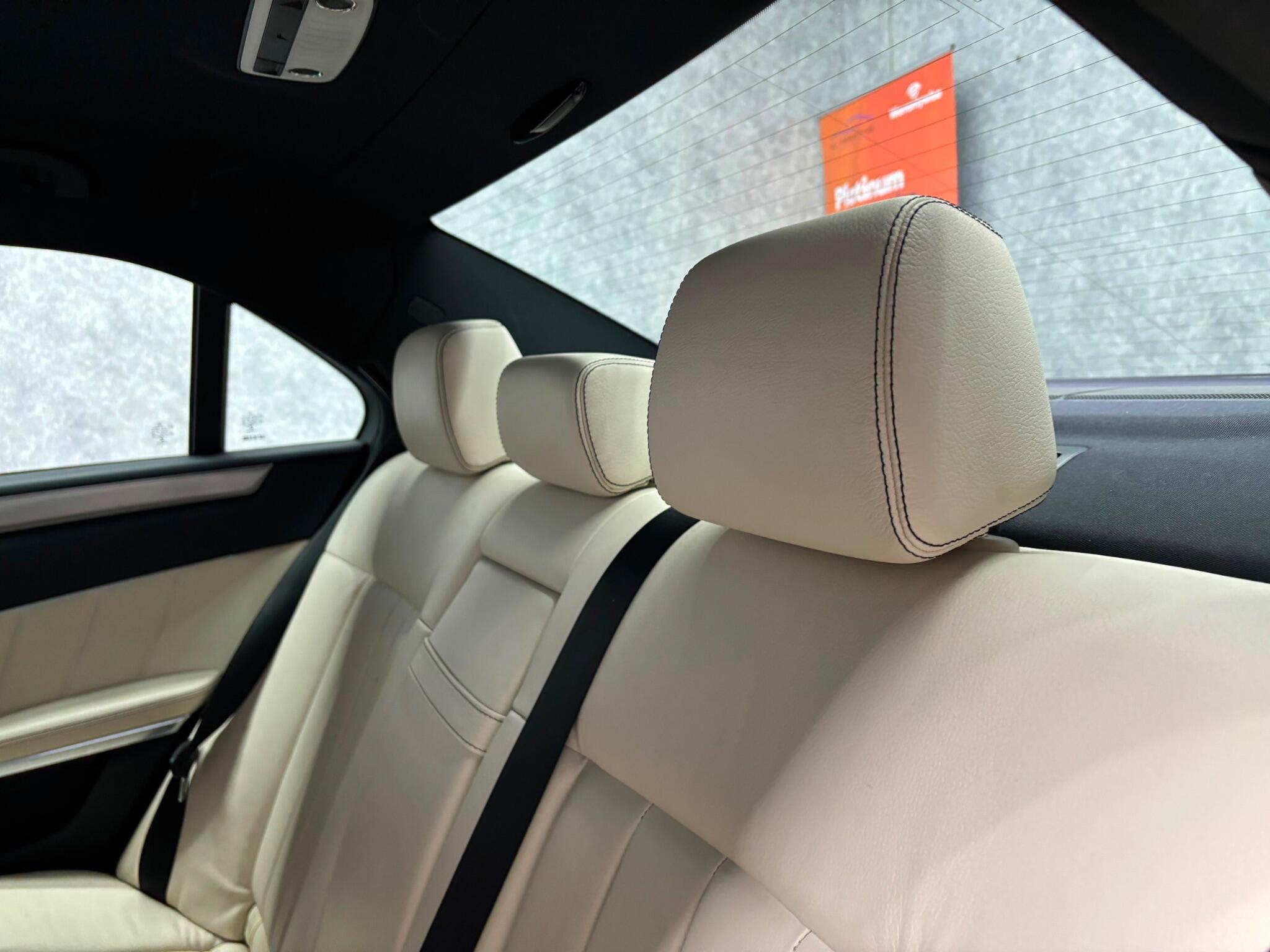Mercedes-Benz E Class view 31