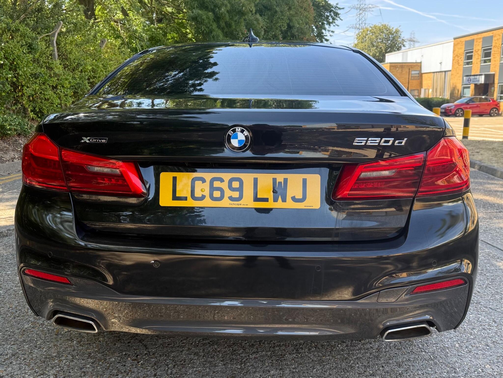 BMW 5 Series view 7