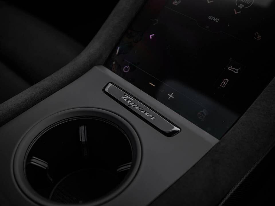 Porsche Taycan view 54