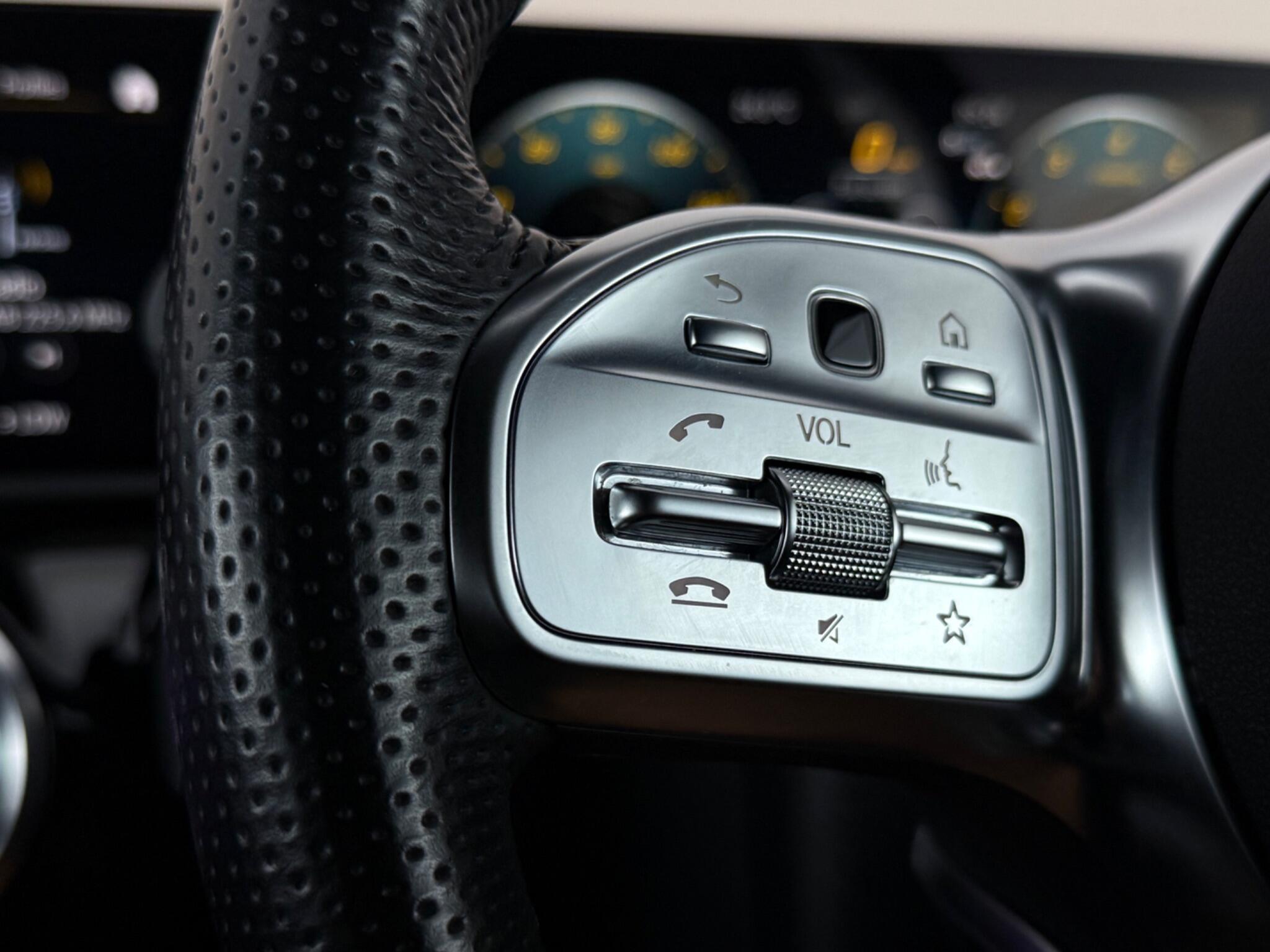 Mercedes-Benz Cla view 13