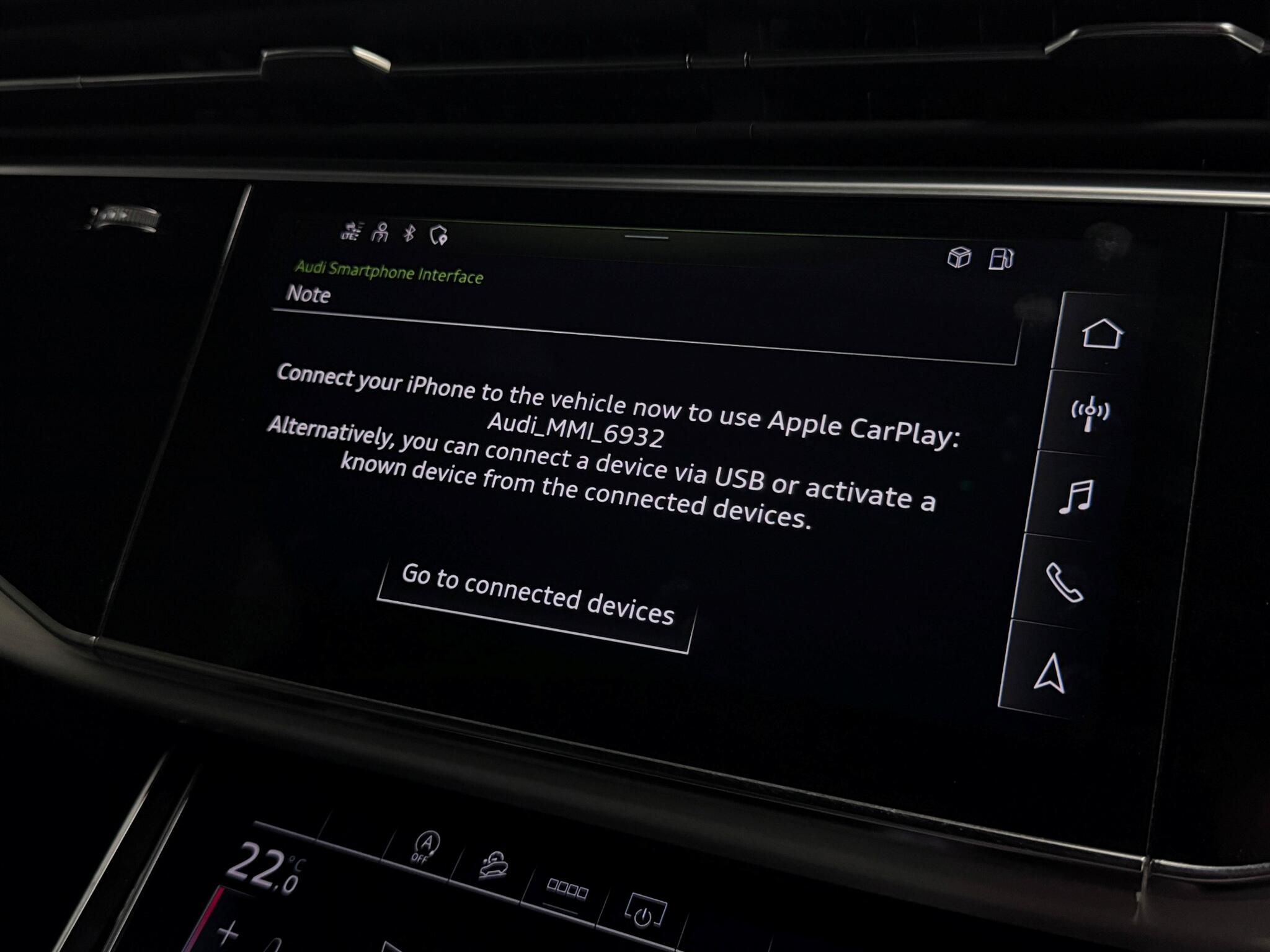 Audi Q7 view 12