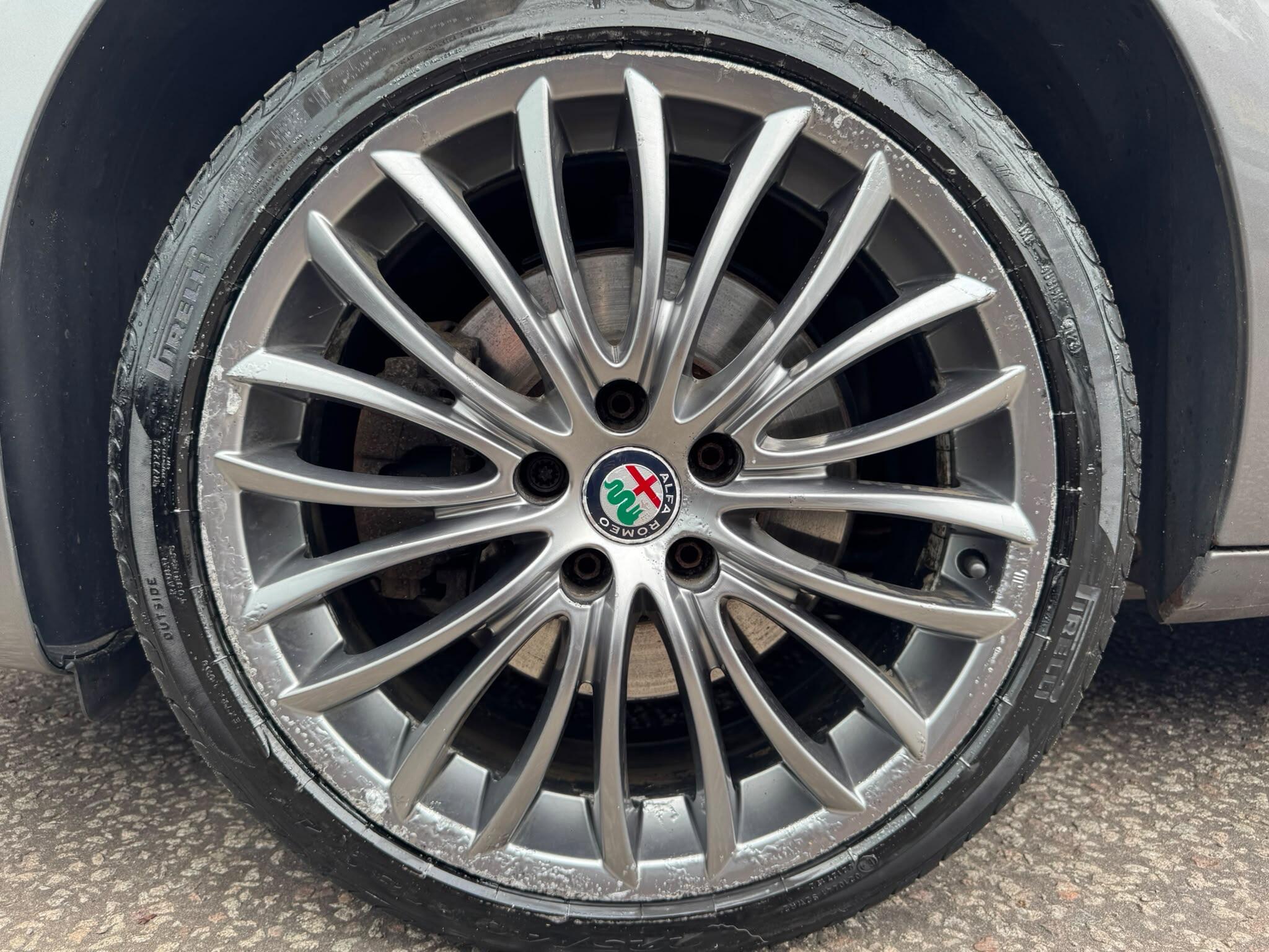 Alfa Romeo Giulietta view 80
