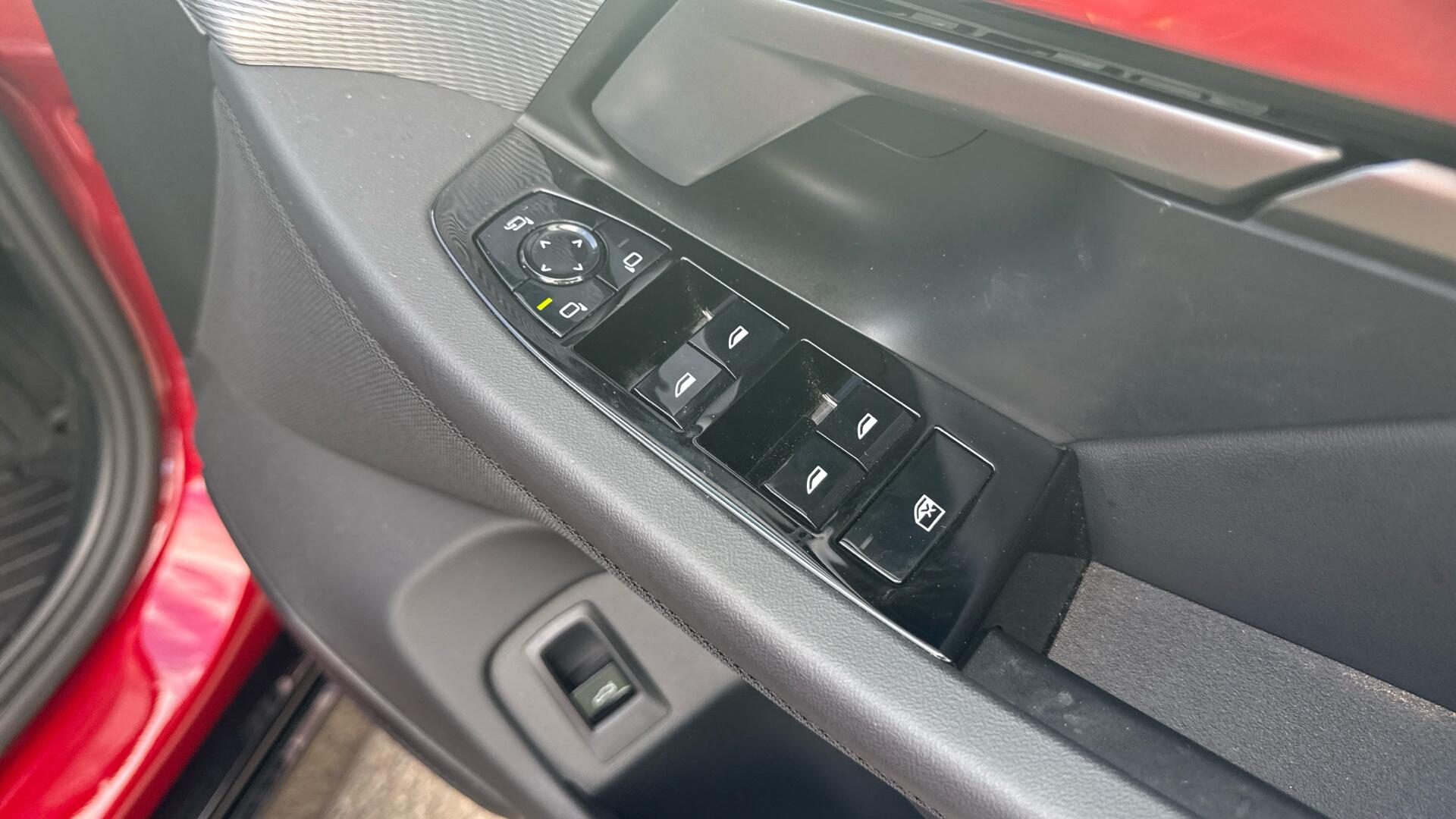 BMW i5 view 39