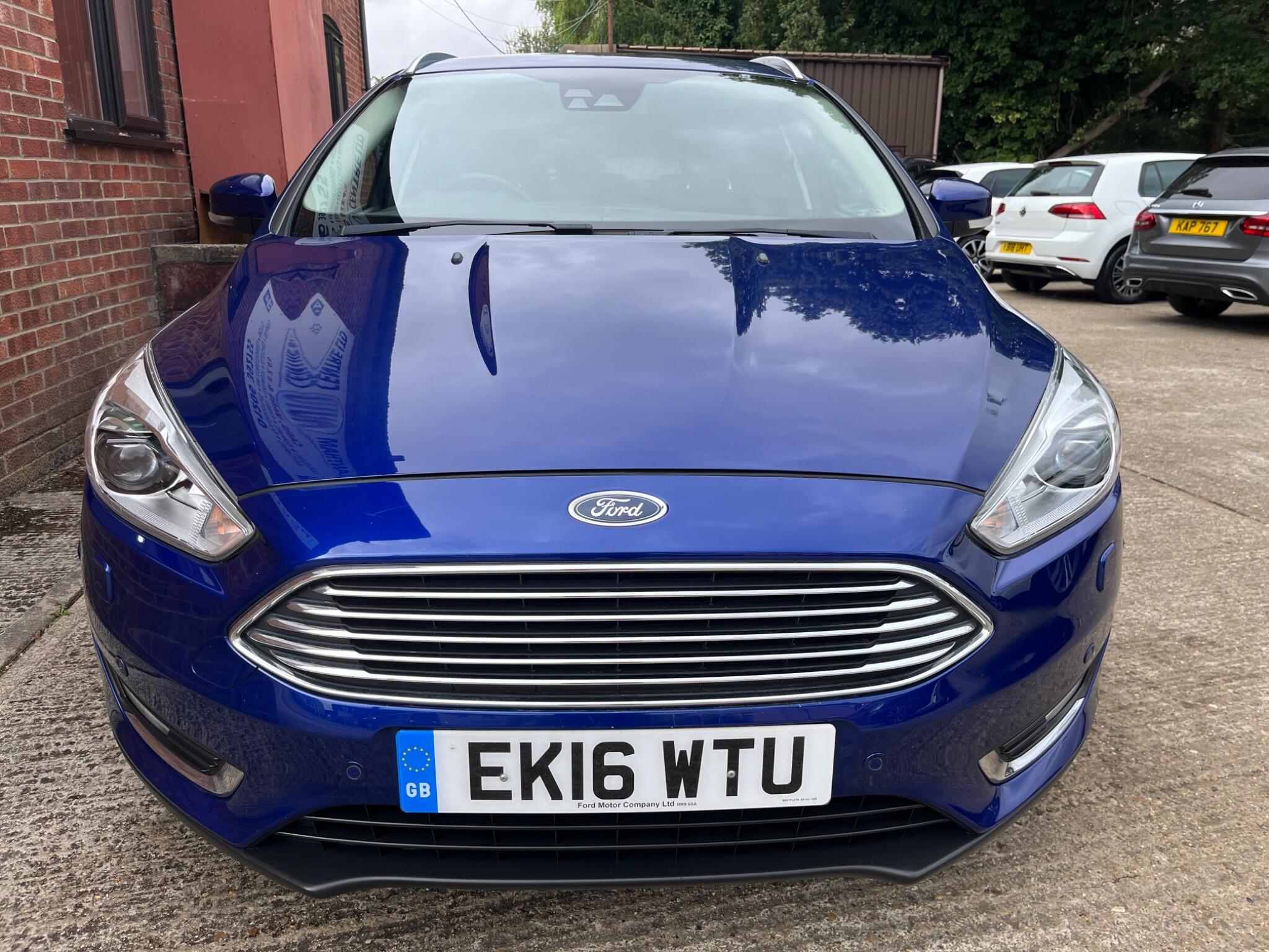 Ford Focus view 16