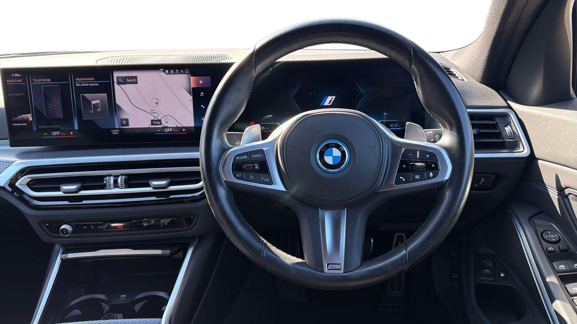 BMW 3 Series view 5