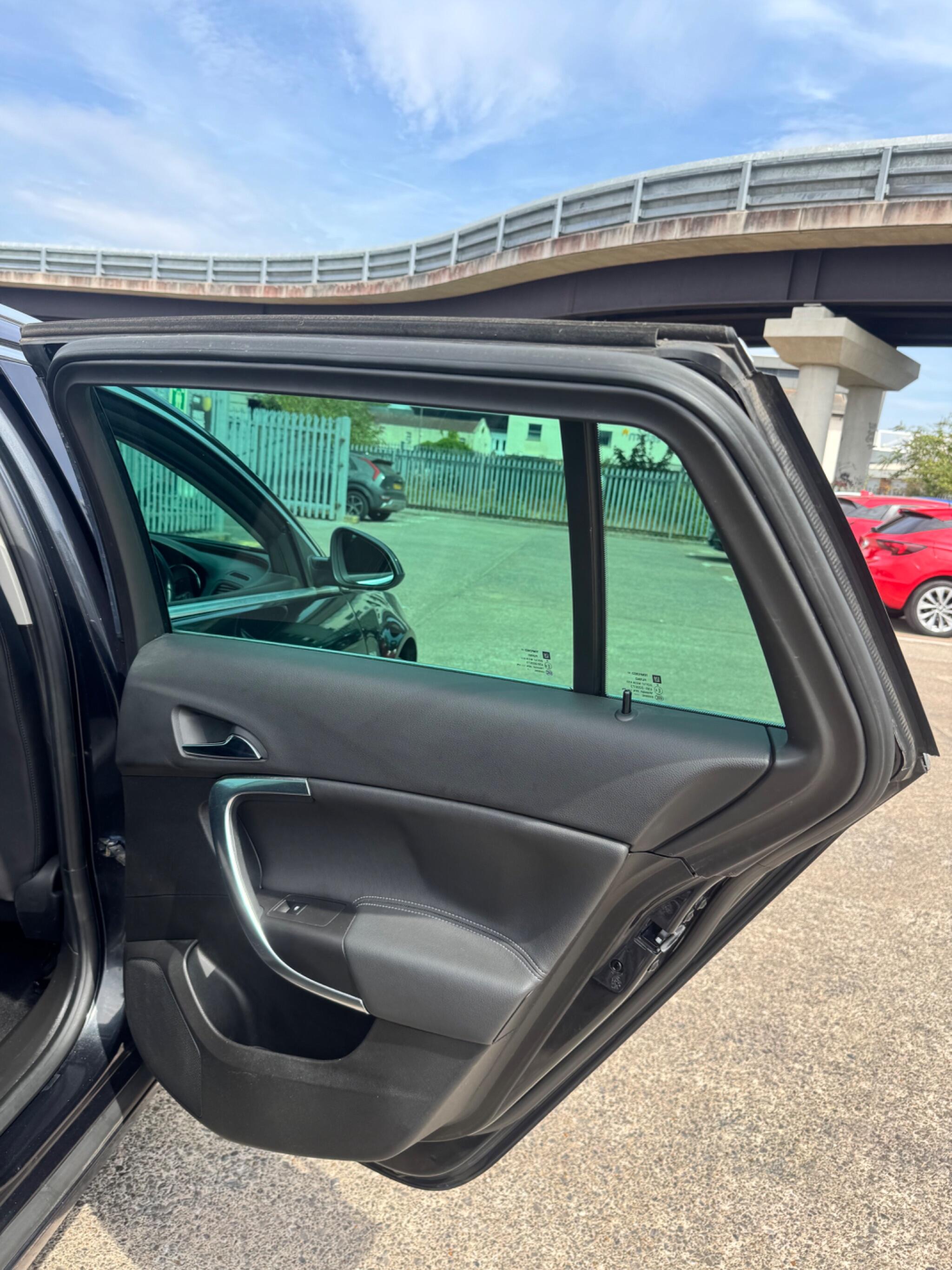 Vauxhall Insignia view 37