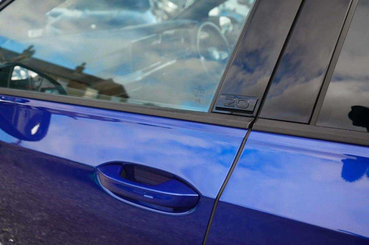 Volkswagen Golf view 17