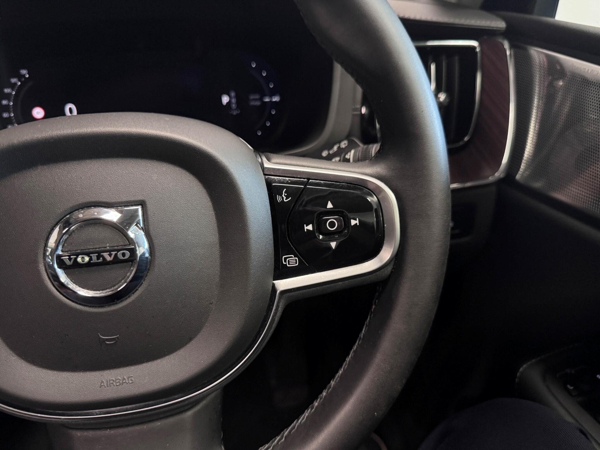Volvo XC60 view 16