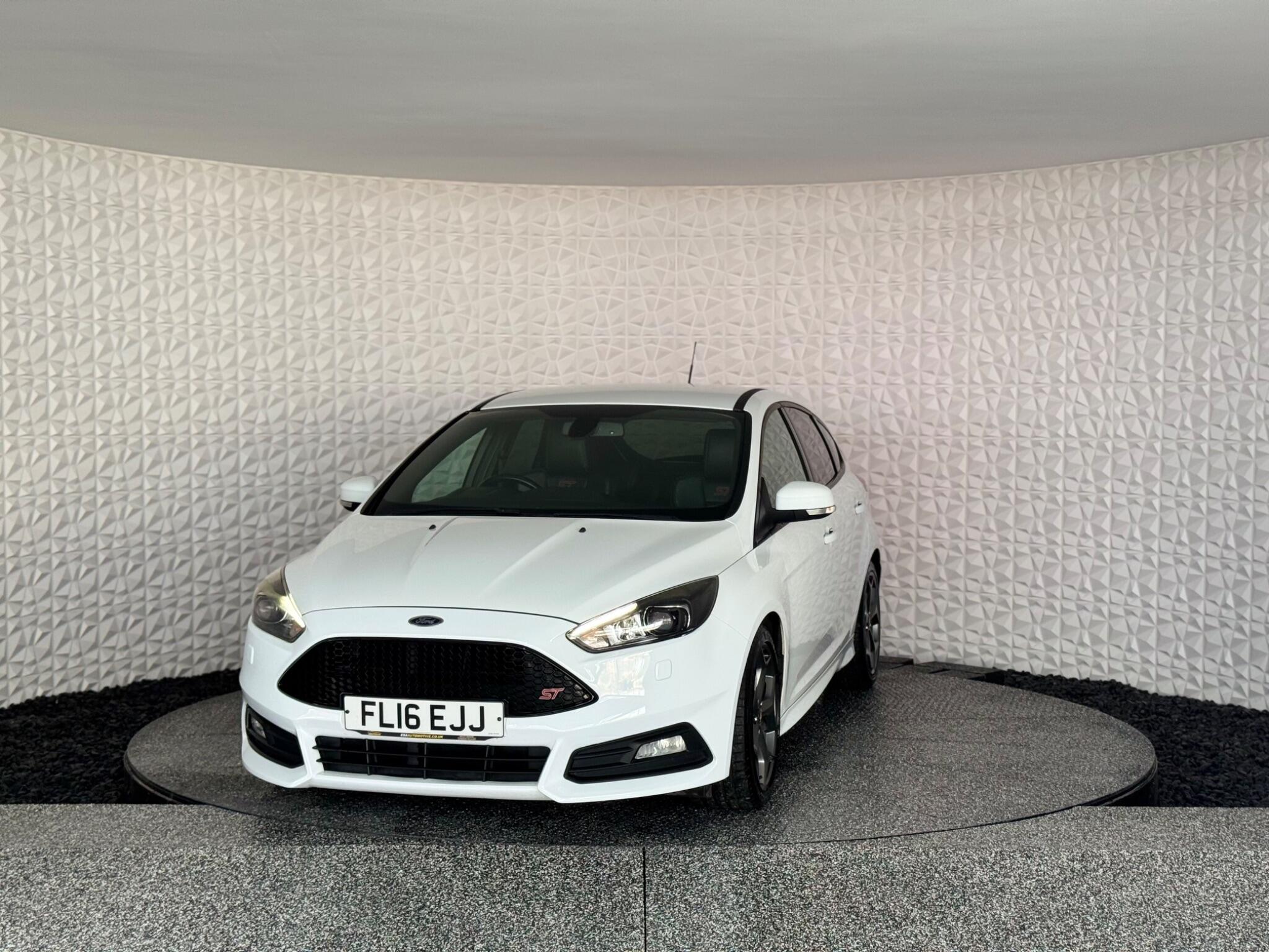 Ford Focus view 26