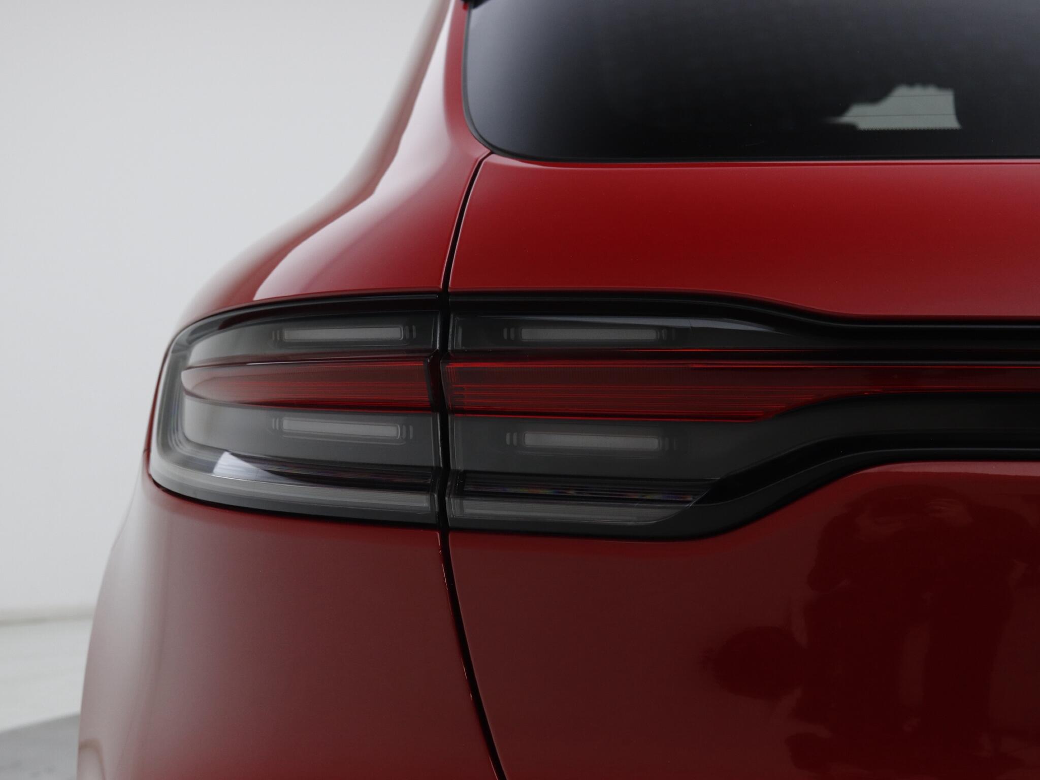Porsche Macan view 22
