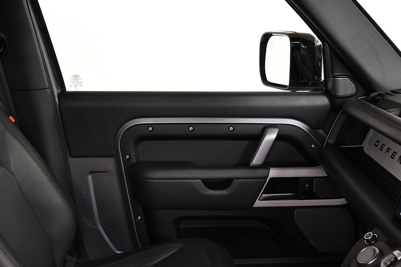 Land Rover Defender view 12