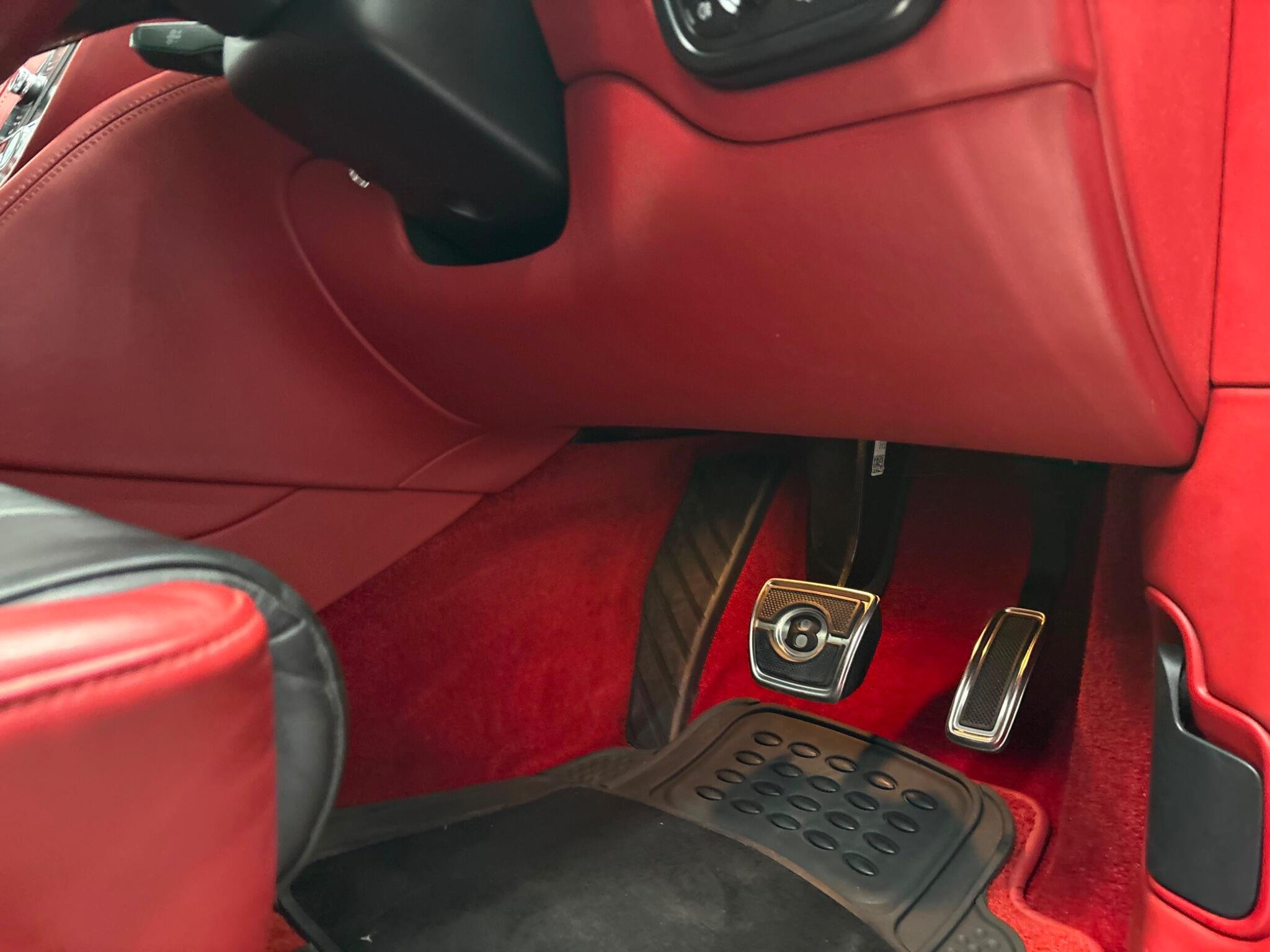 Bentley Bentayga view 34