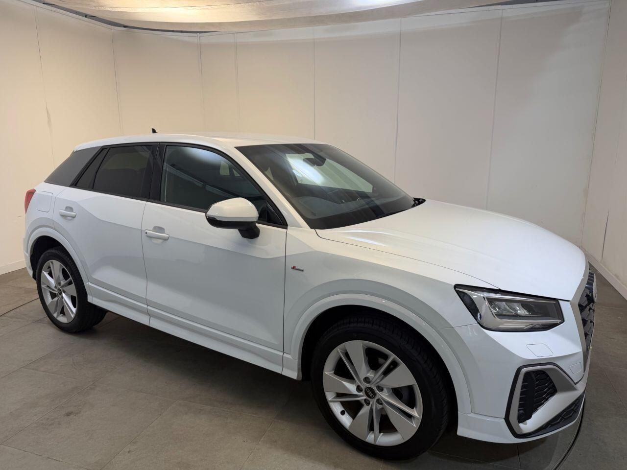 Audi Q2 view 5
