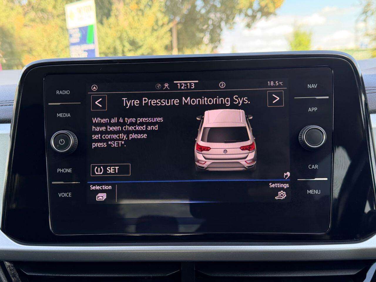Volkswagen T-Roc view 47
