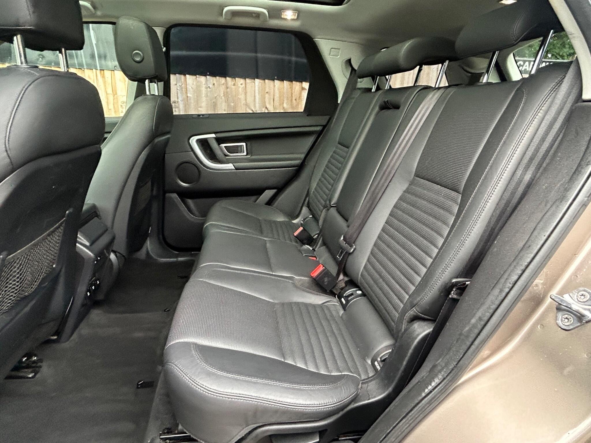 Land Rover Discovery Sport view 33