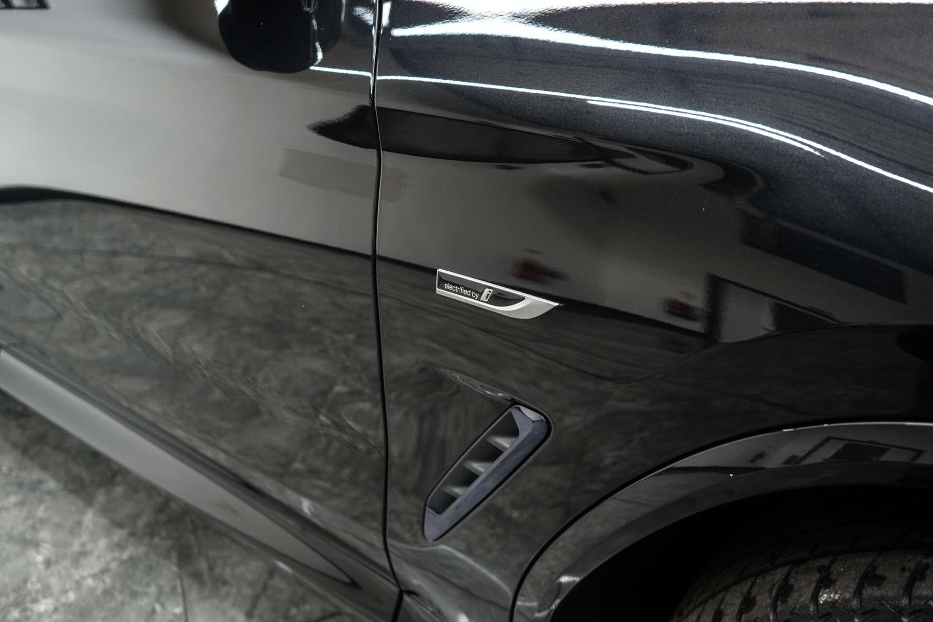 BMW X3 view 8