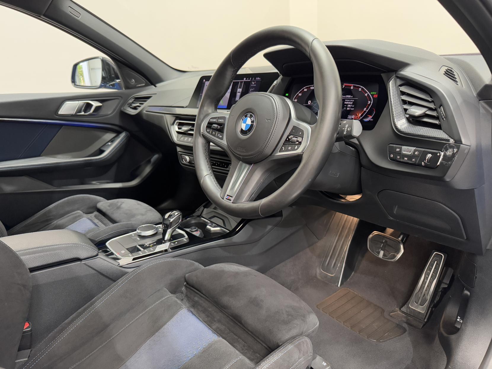 BMW 1 Series view 20