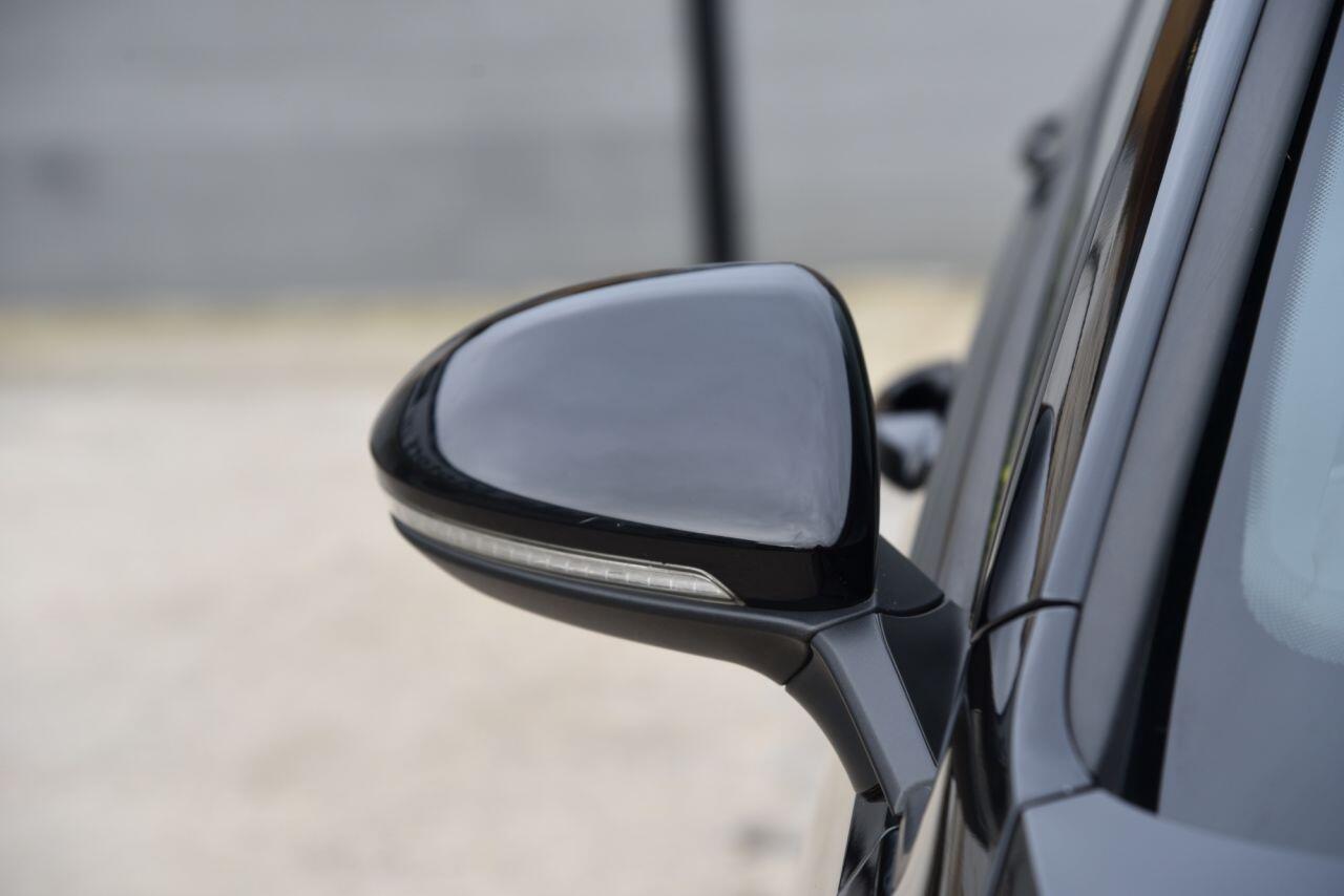 Volkswagen Golf view 13