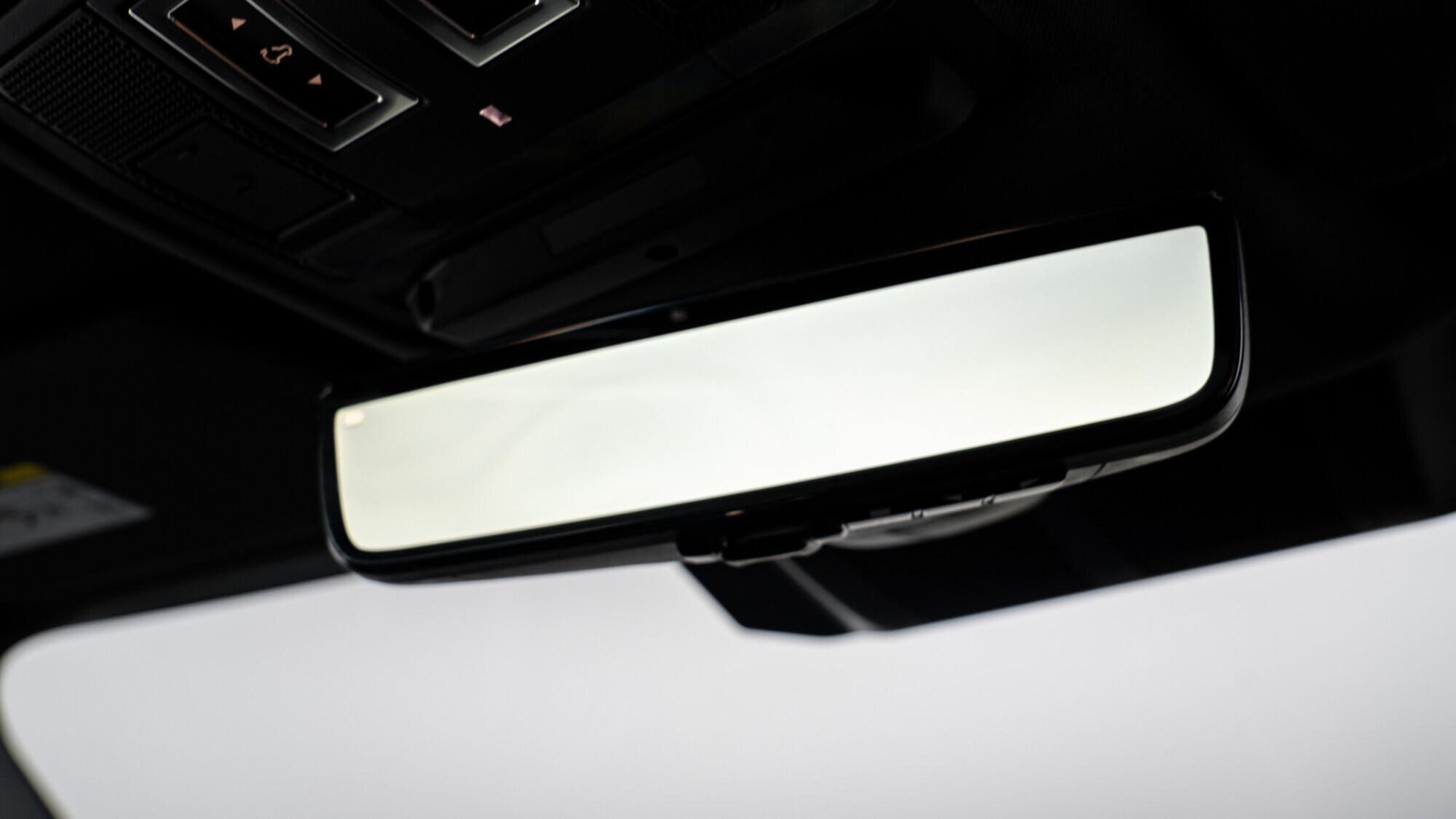 Land Rover Defender view 50