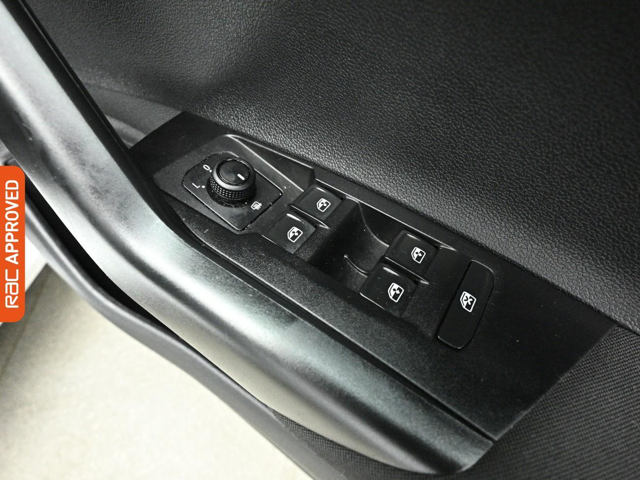 Volkswagen Polo view 24