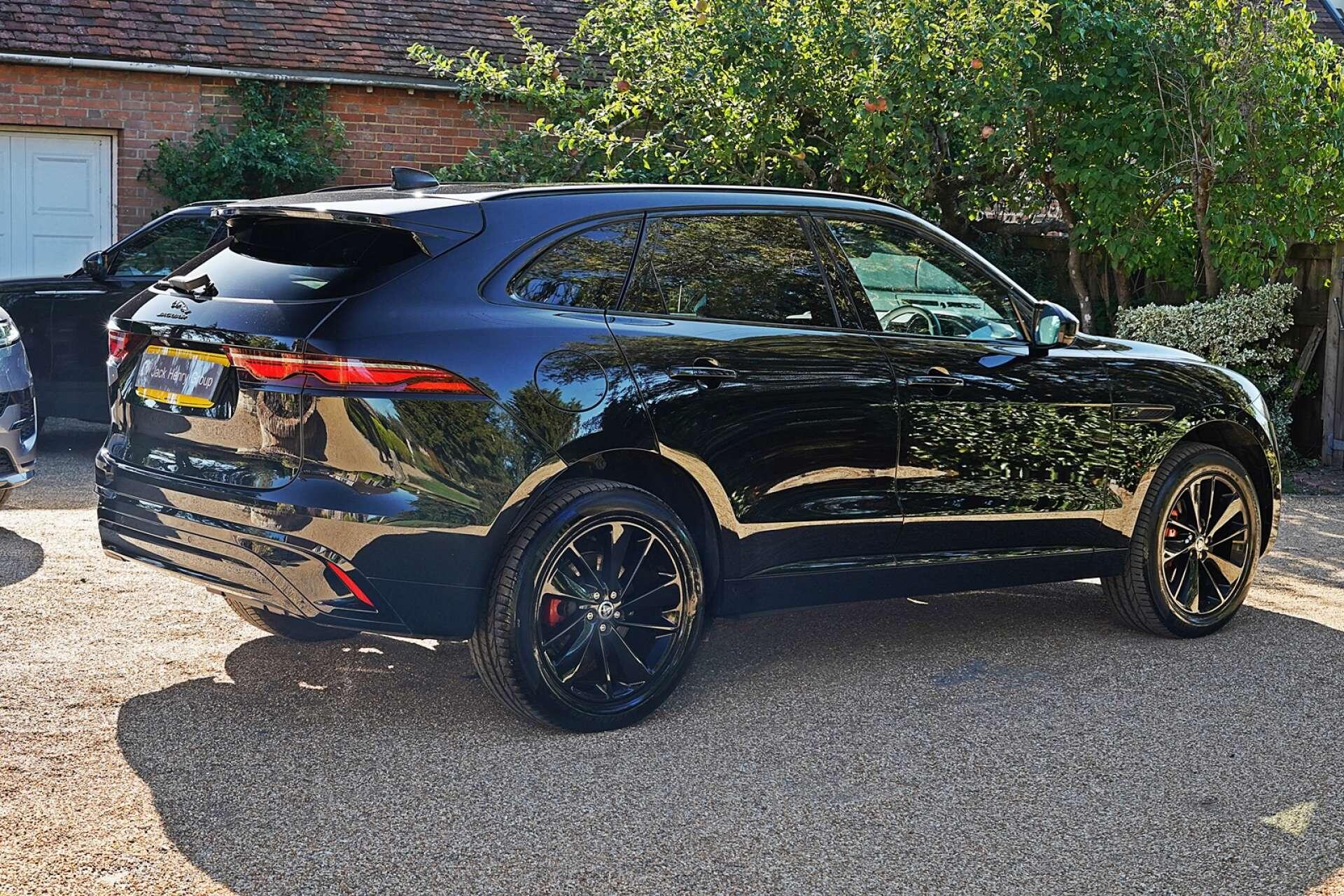 Jaguar F-Pace view 6