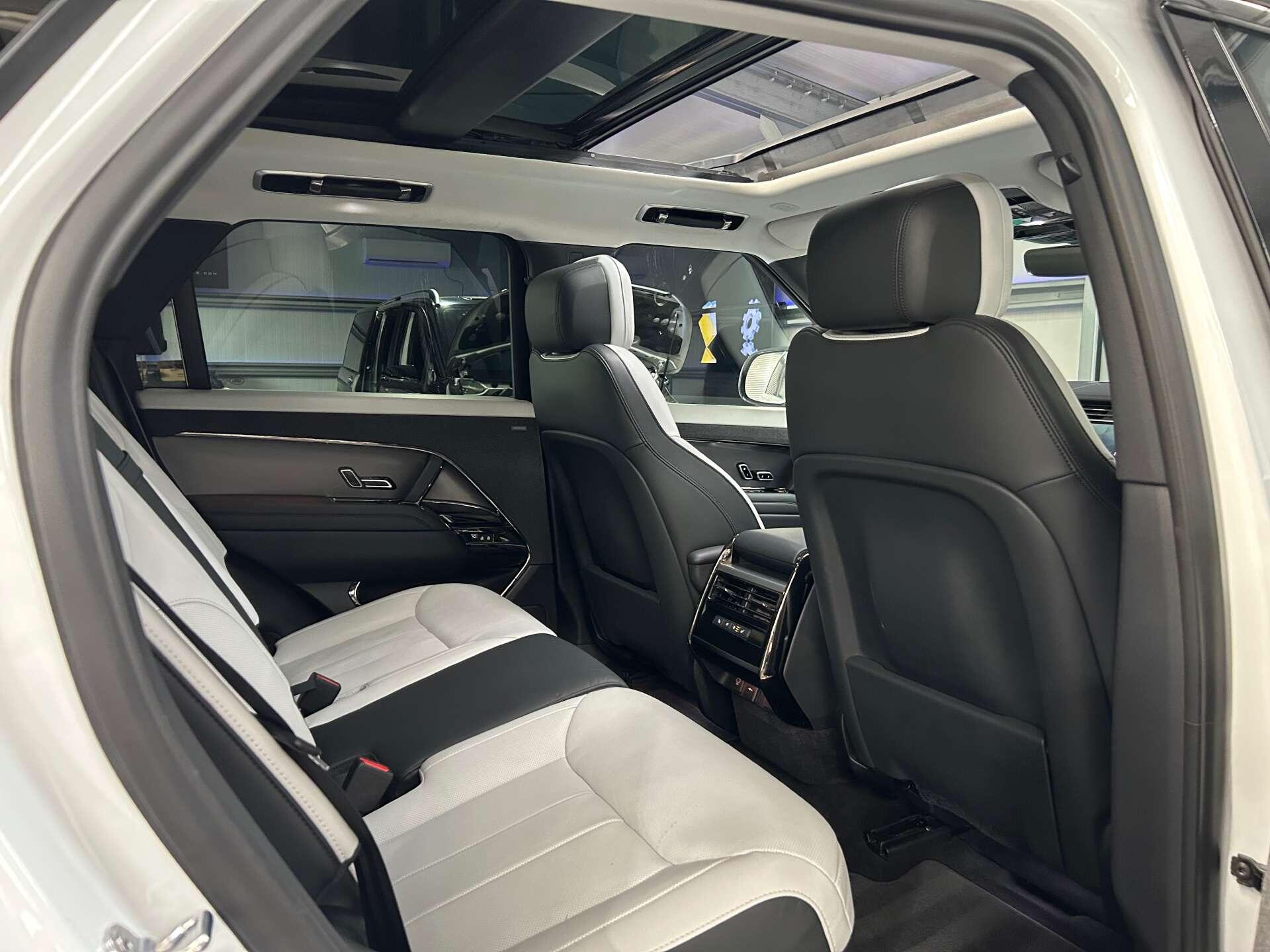 Land Rover Range Rover Sport view 29