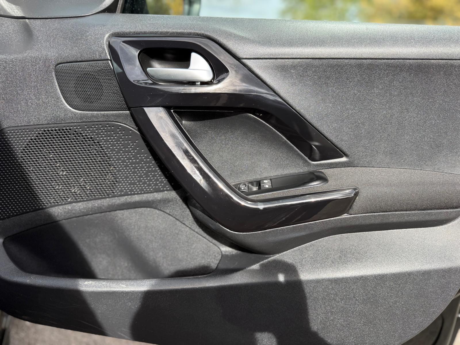 Peugeot 208 view 42