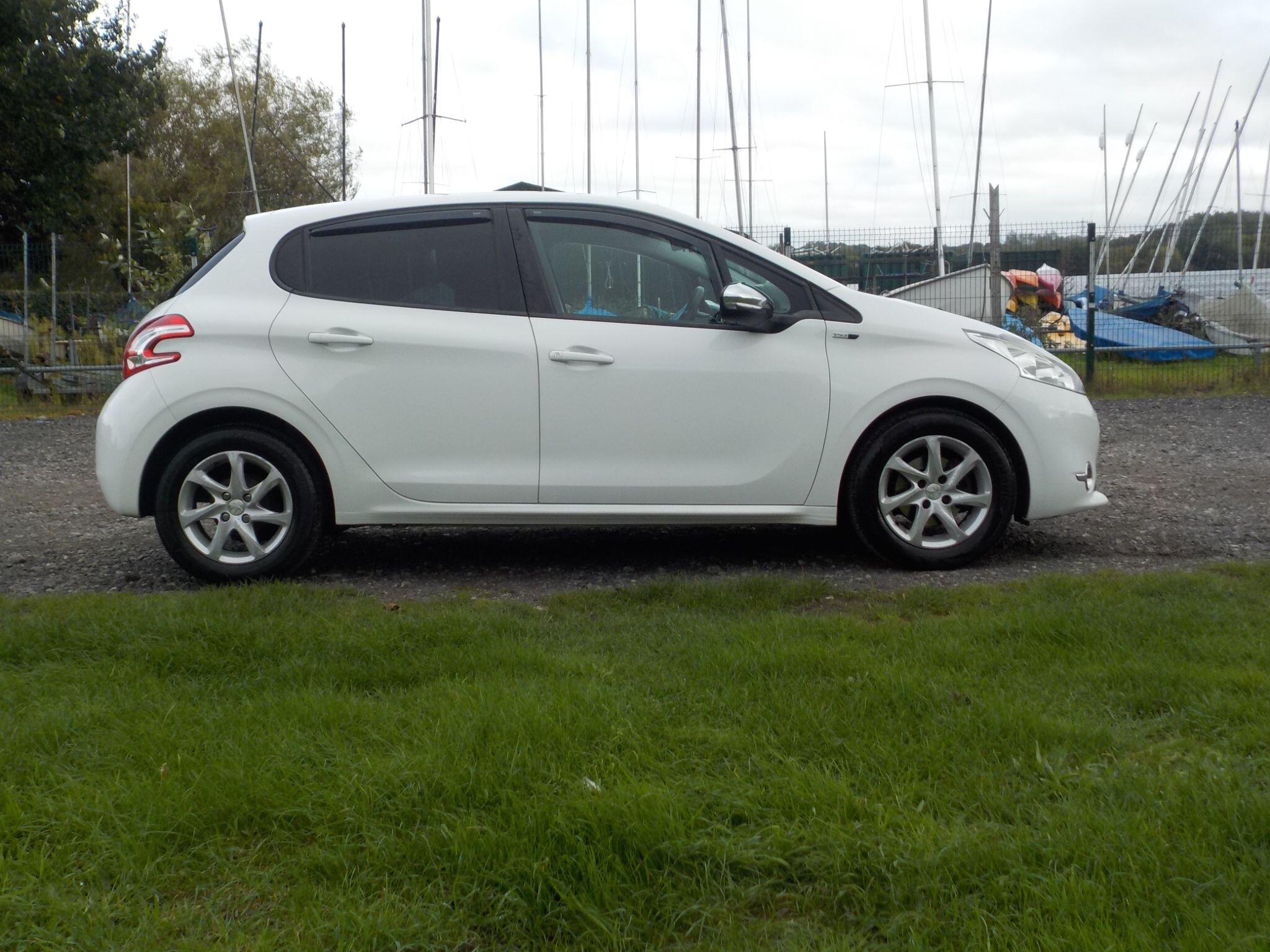 Peugeot 208 1.2 VTi PureTech Style Euro 6 5dr