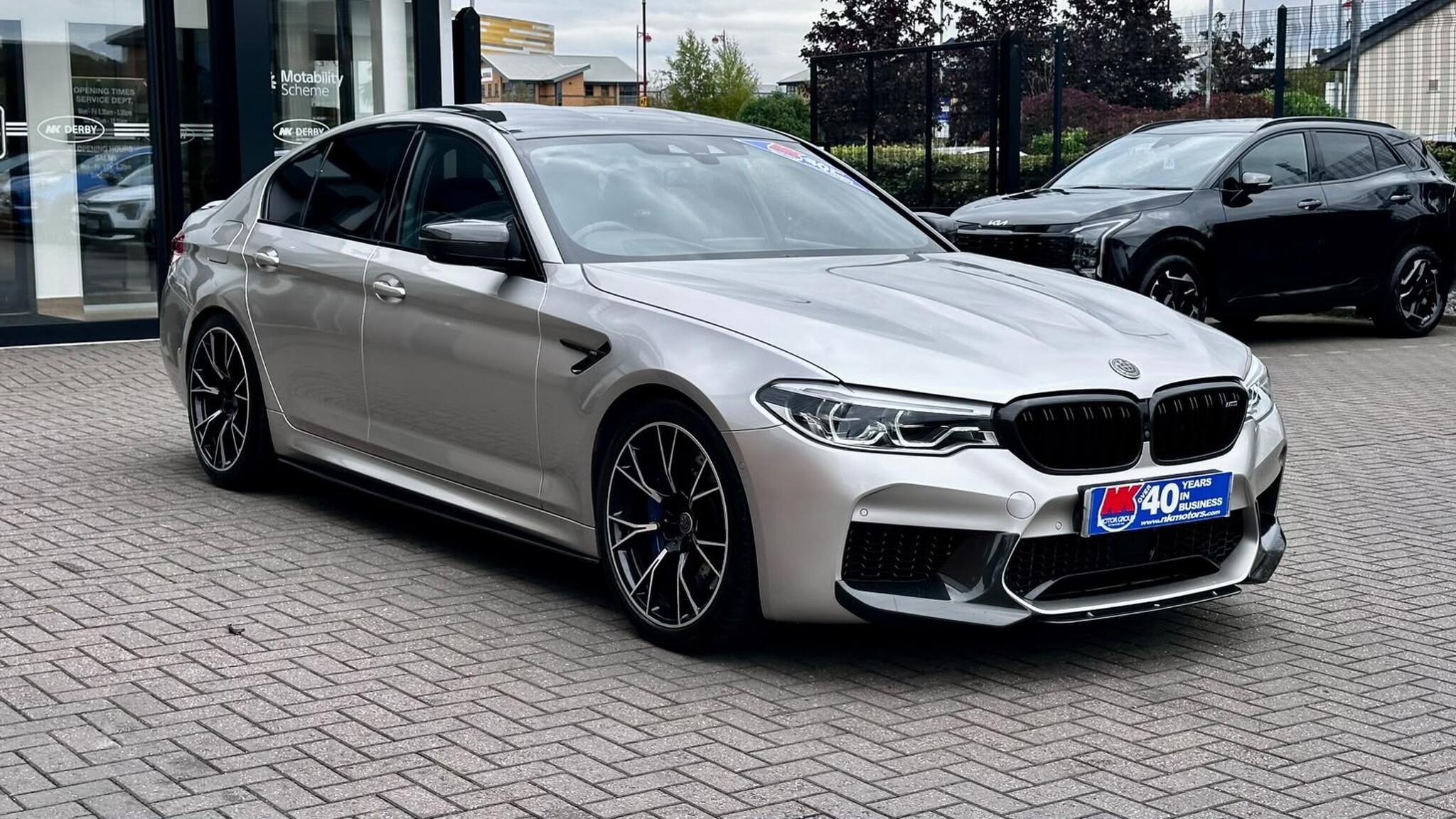 BMW M5 view 12