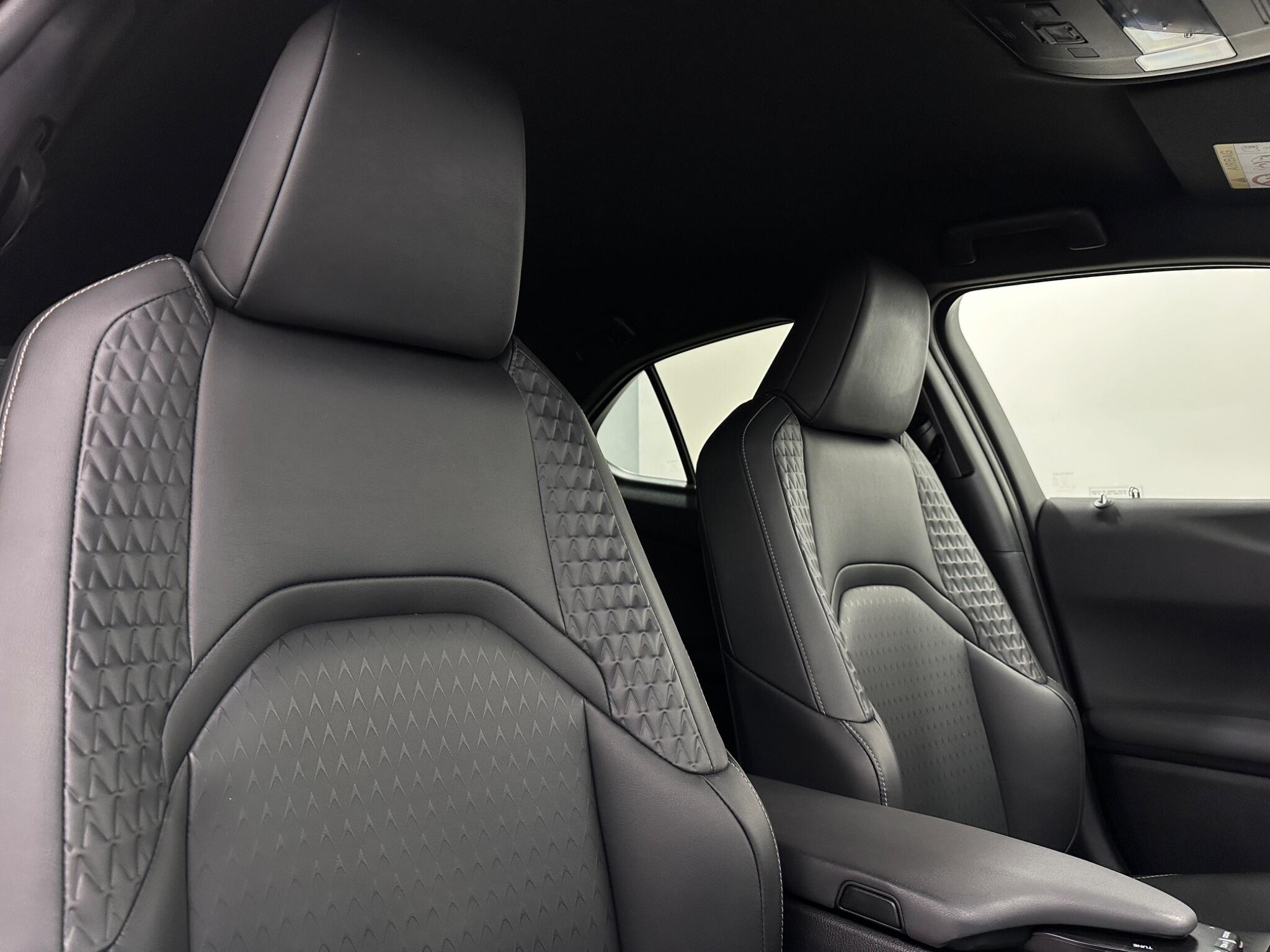 Lexus UX view 33