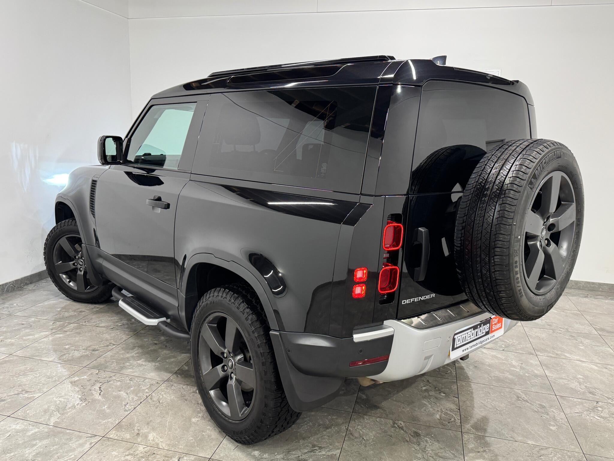 Land Rover Defender view 5