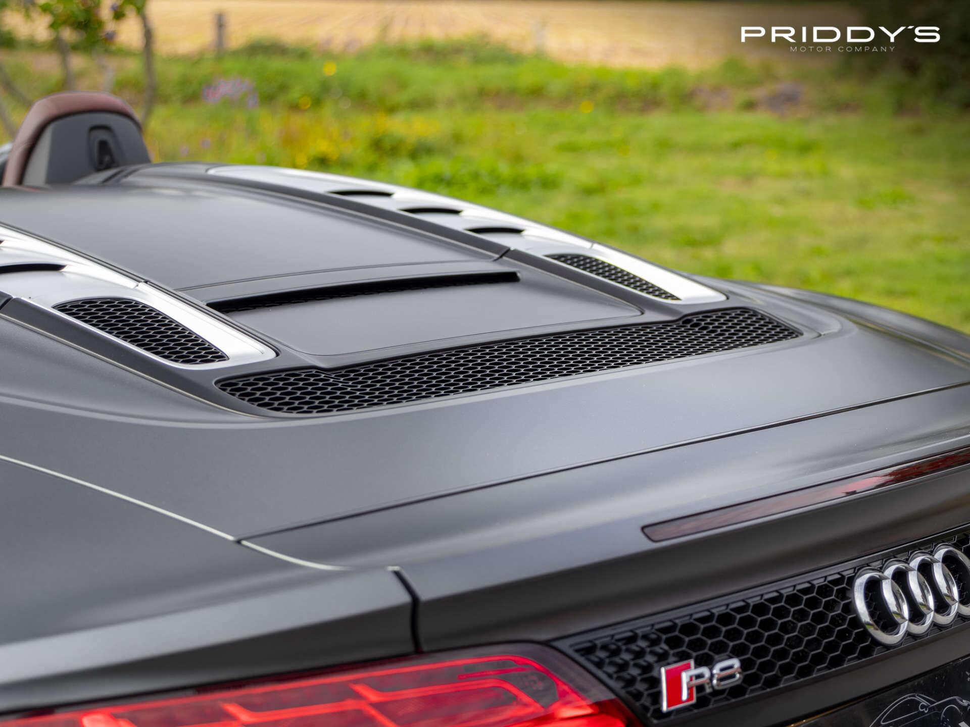 Audi R8 view 55