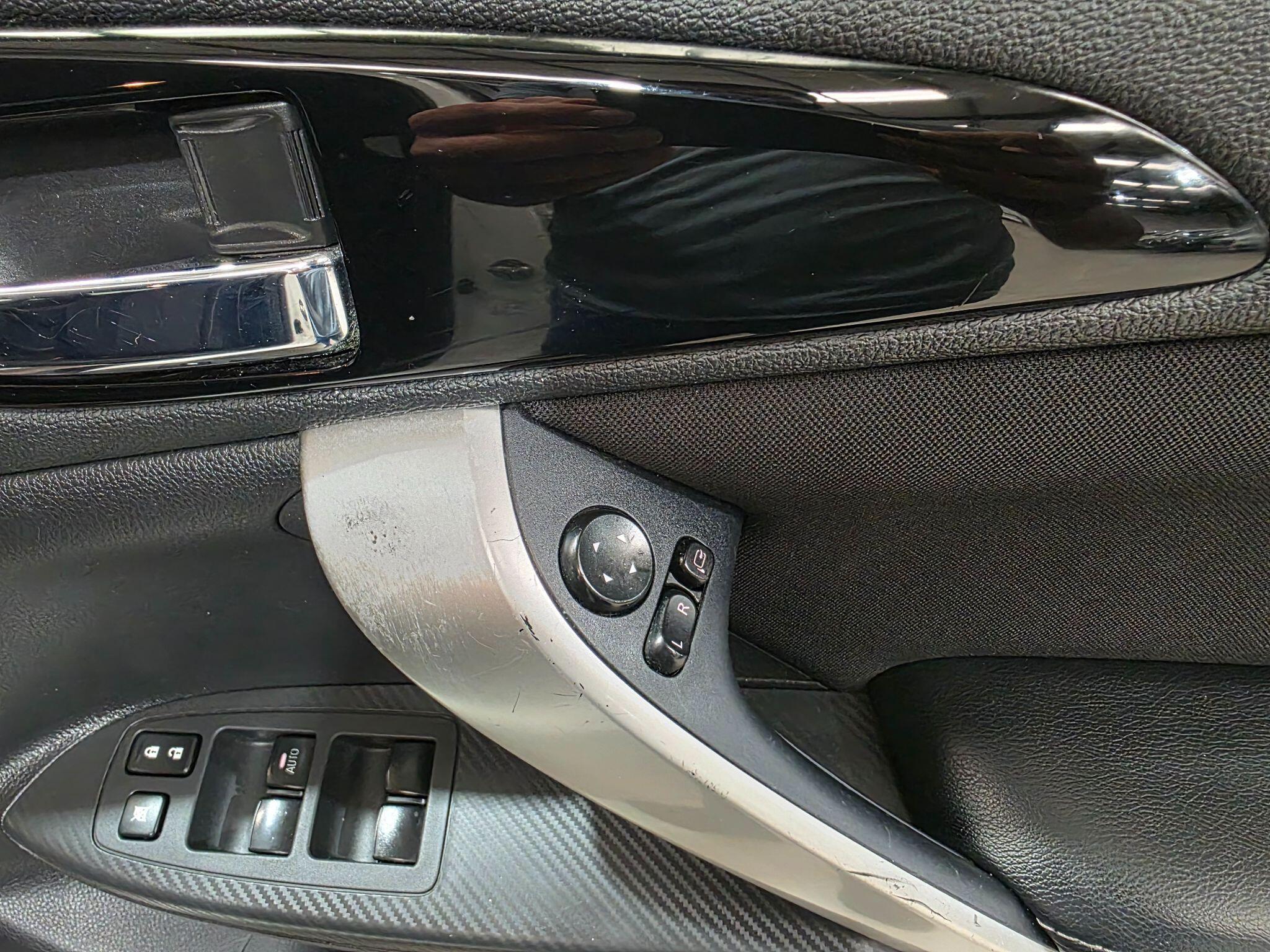 Mitsubishi Eclipse Cross view 13