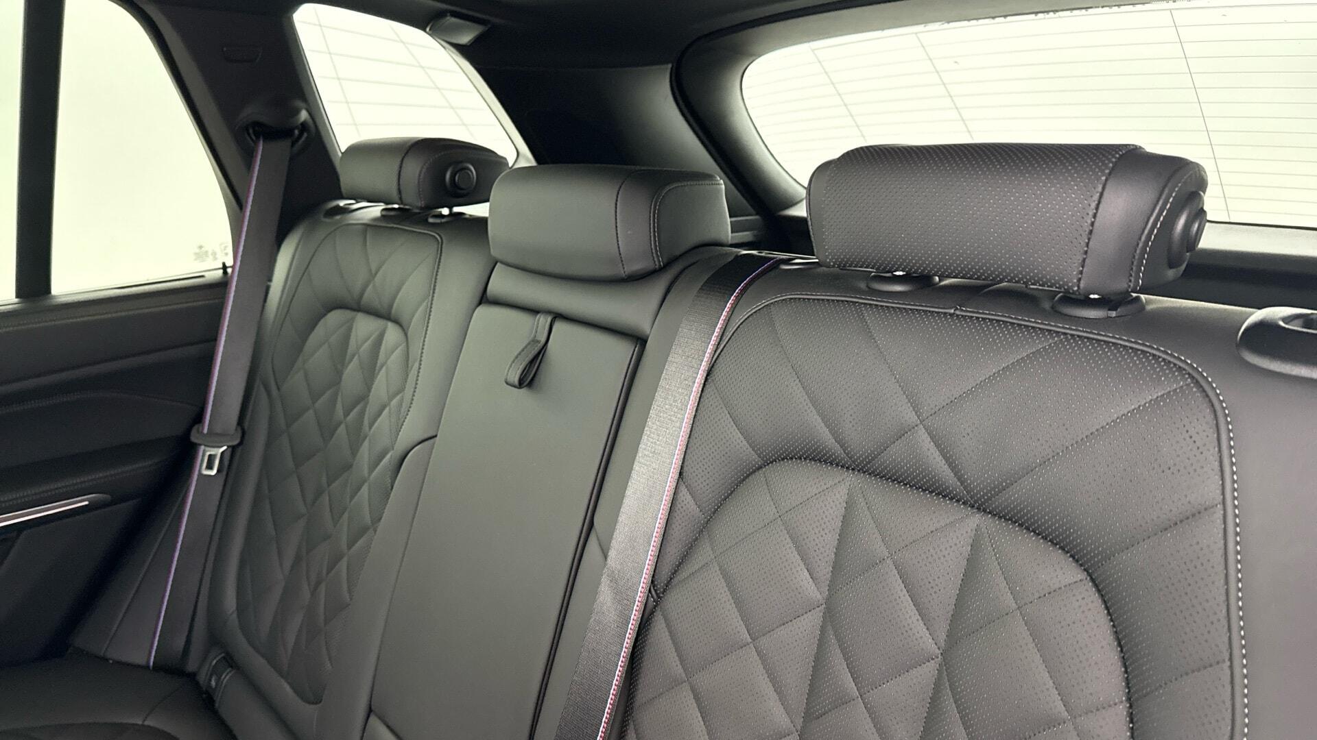 BMW X5 view 12