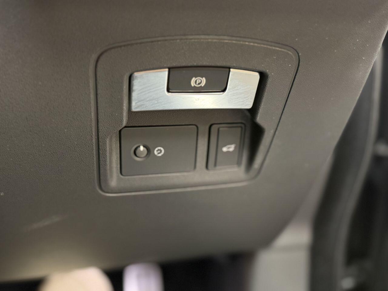 Land Rover Range Rover Velar view 31