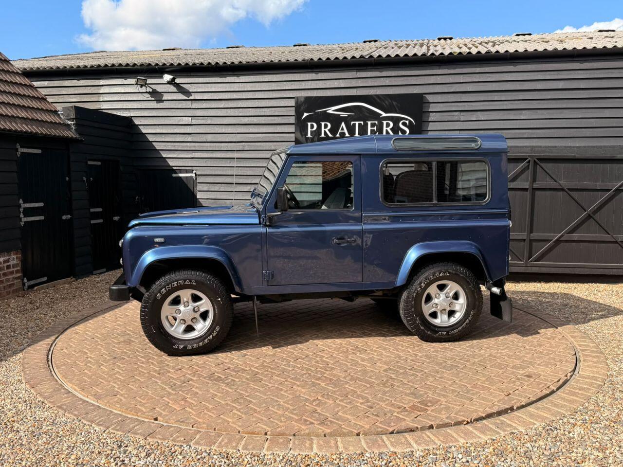 Land Rover Defender view 6