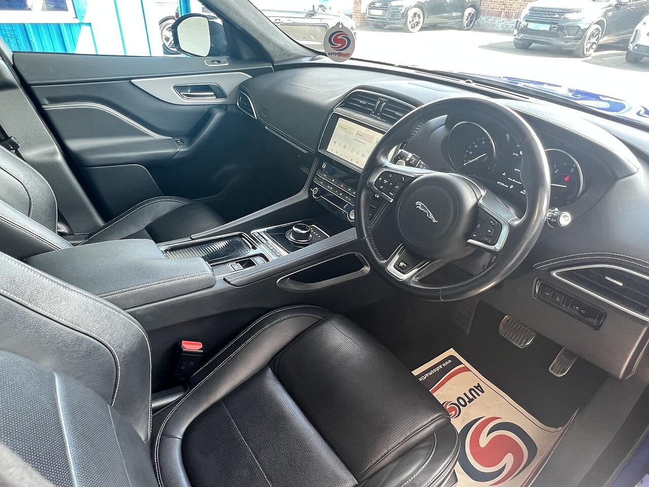 Jaguar F-Pace view 9
