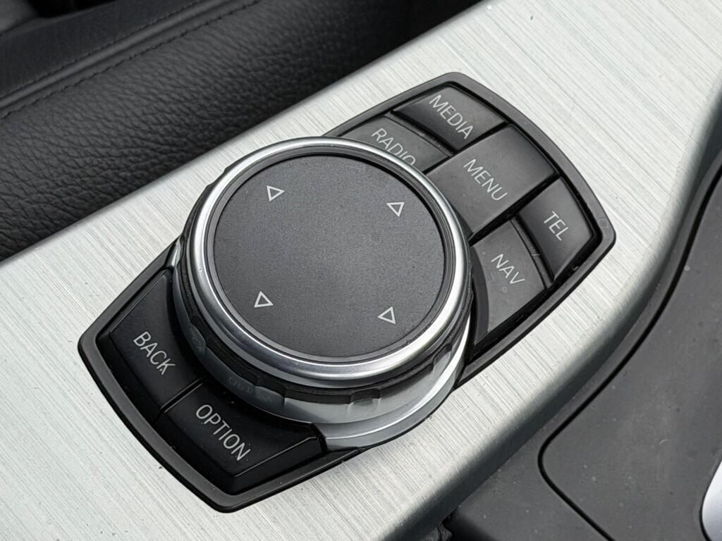 BMW 3 Series view 44