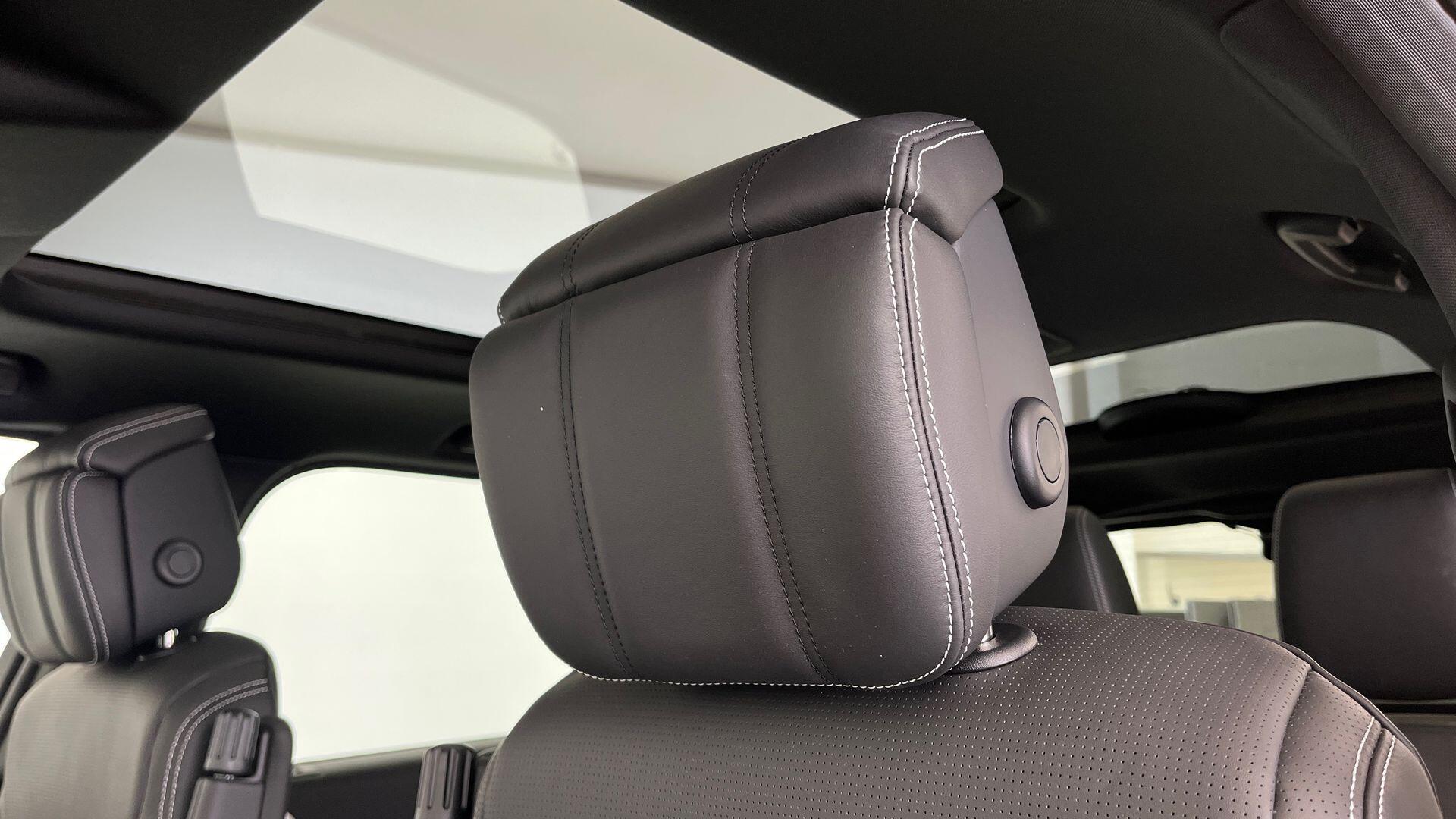 Land Rover Discovery view 21