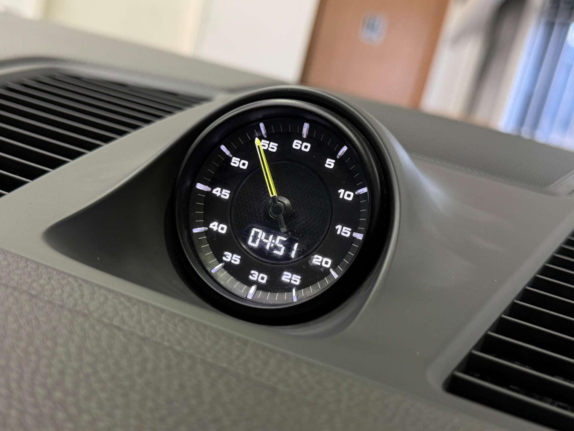 Porsche Cayenne view 24