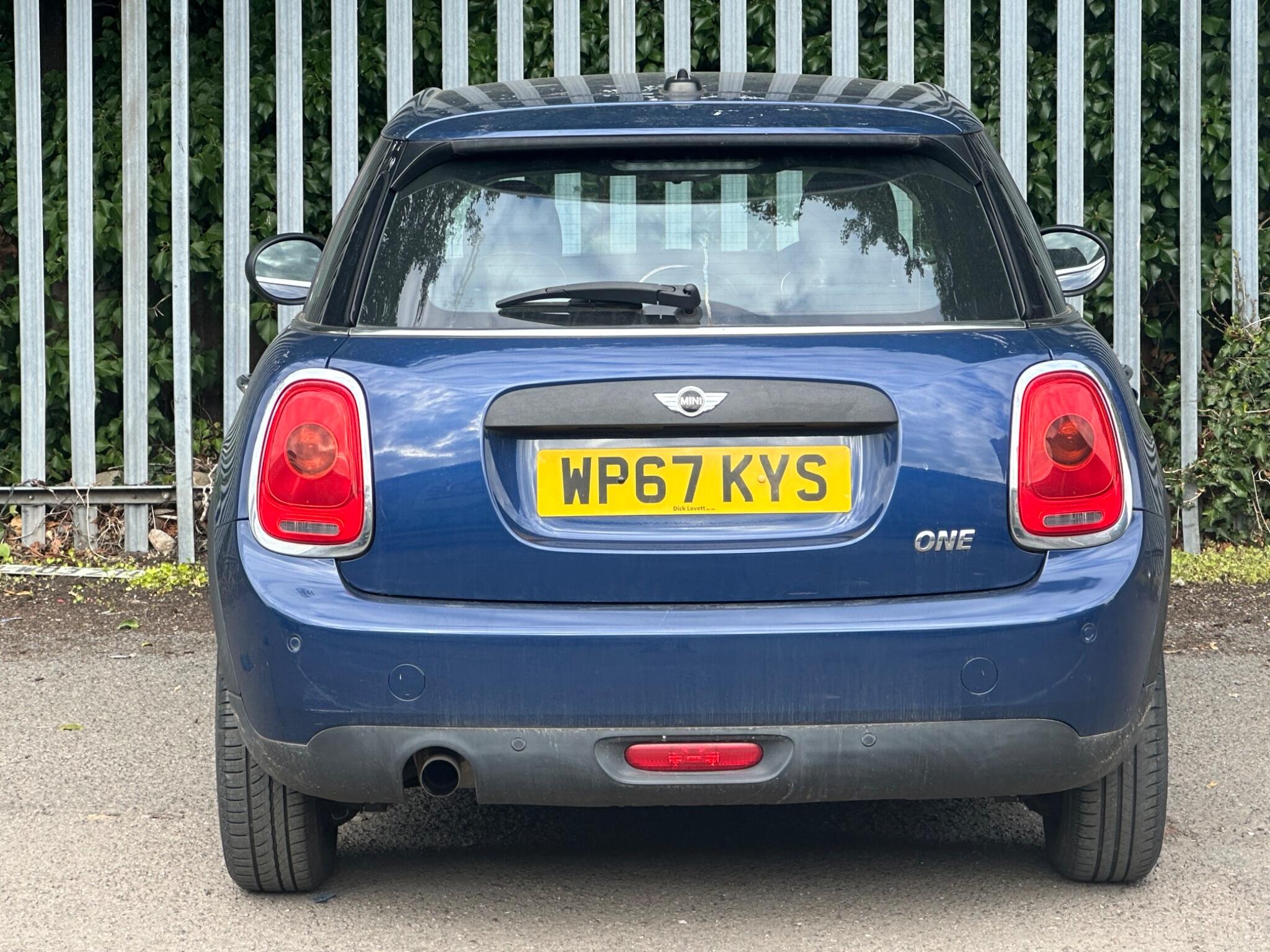Mini Hatch view 5