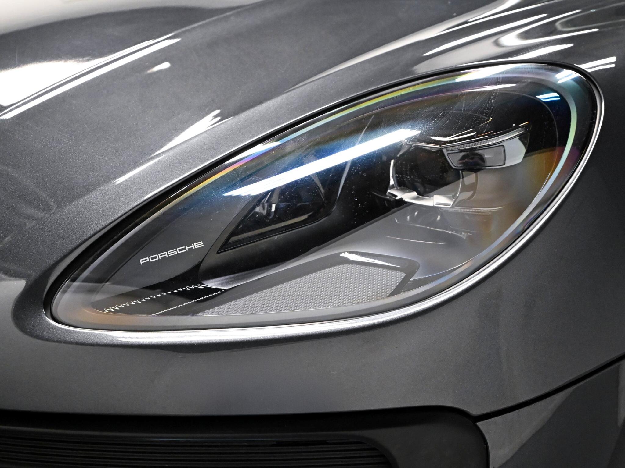 Porsche Macan view 7