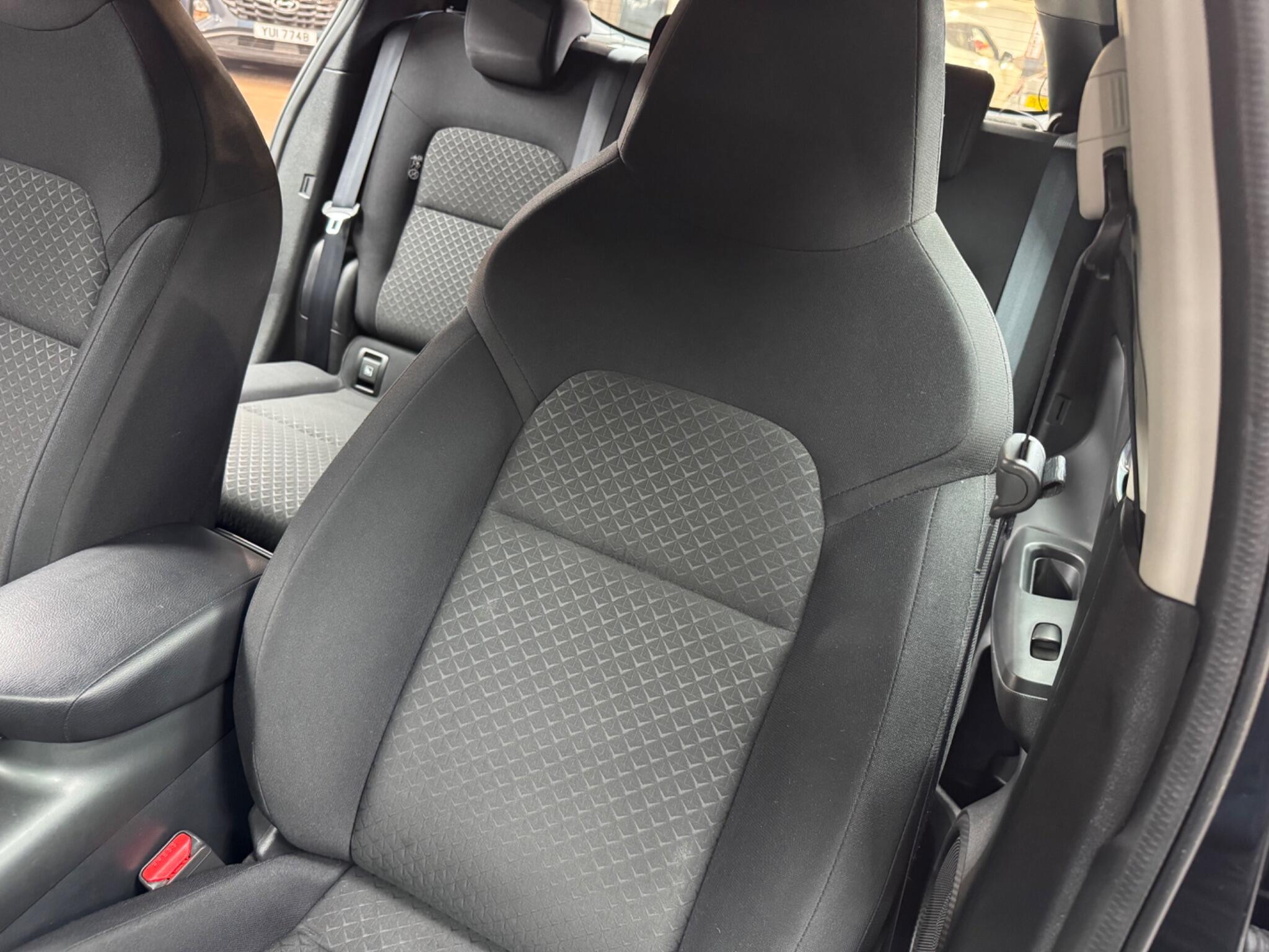 Nissan Juke view 45