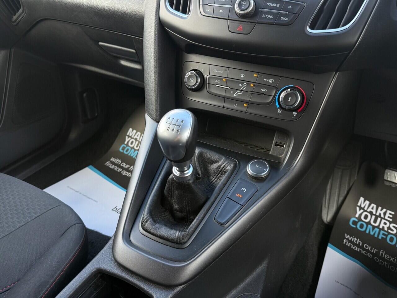 Ford Focus view 20