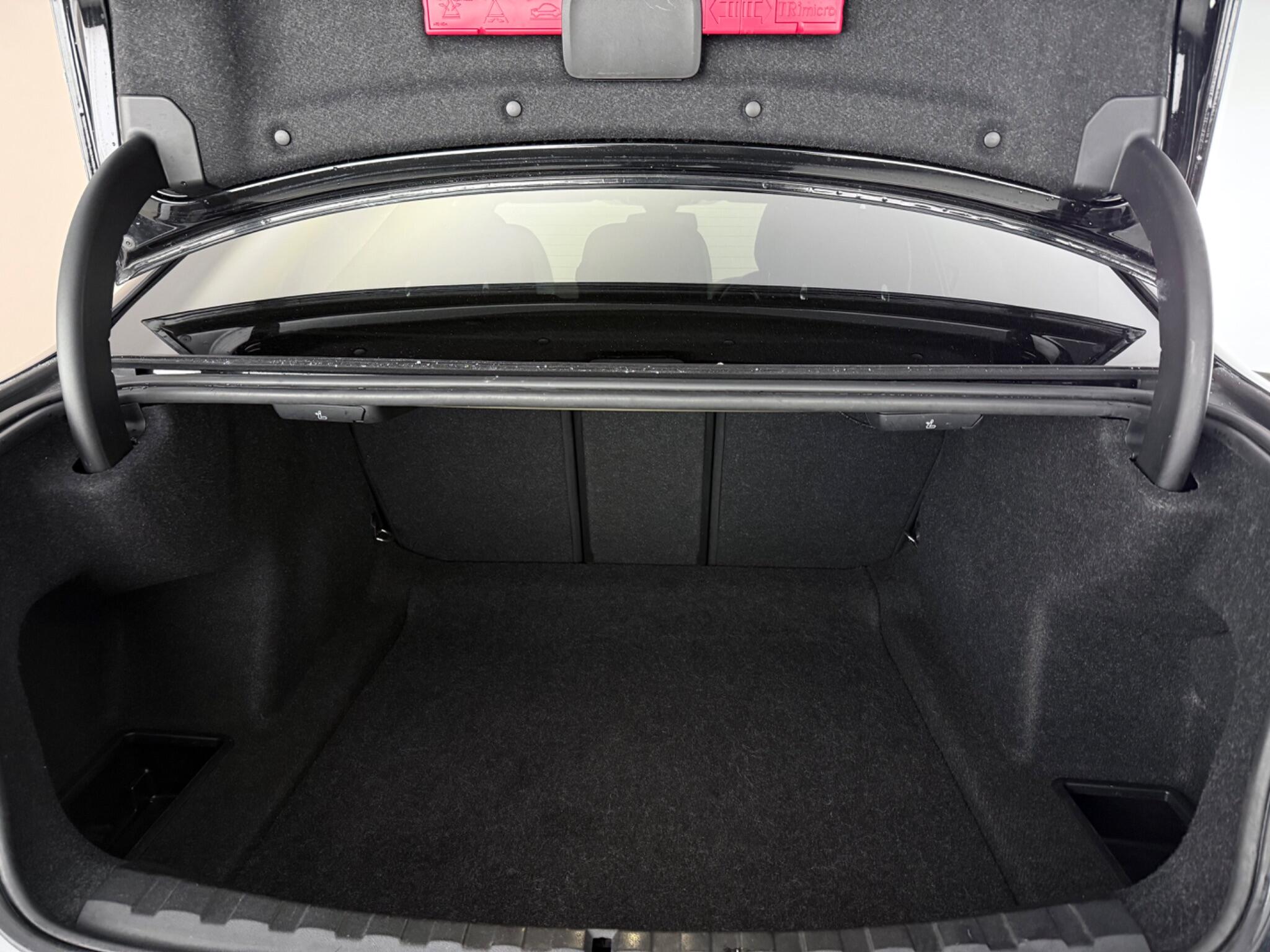 BMW 3 Series view 13