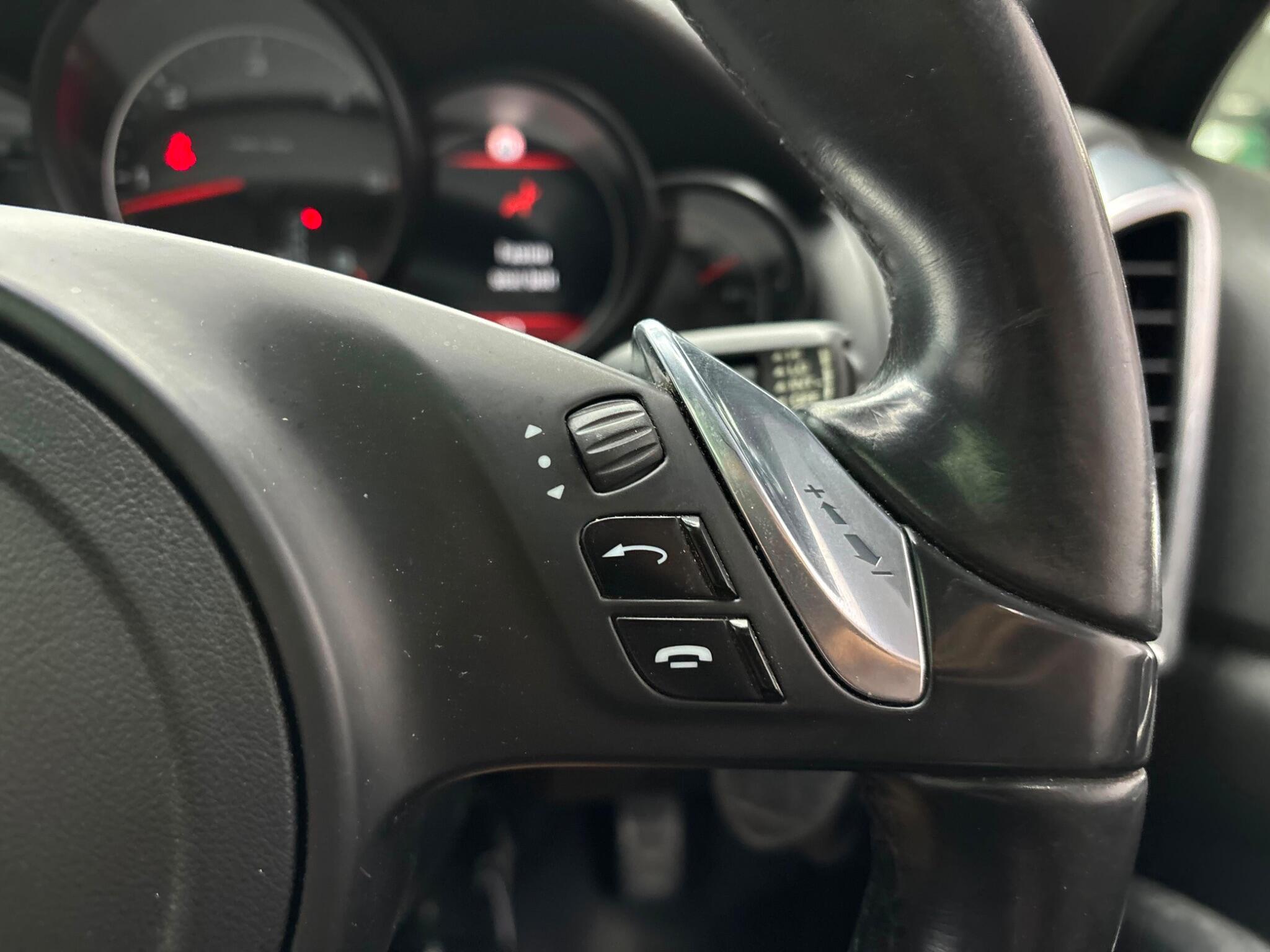 Porsche Cayenne view 14