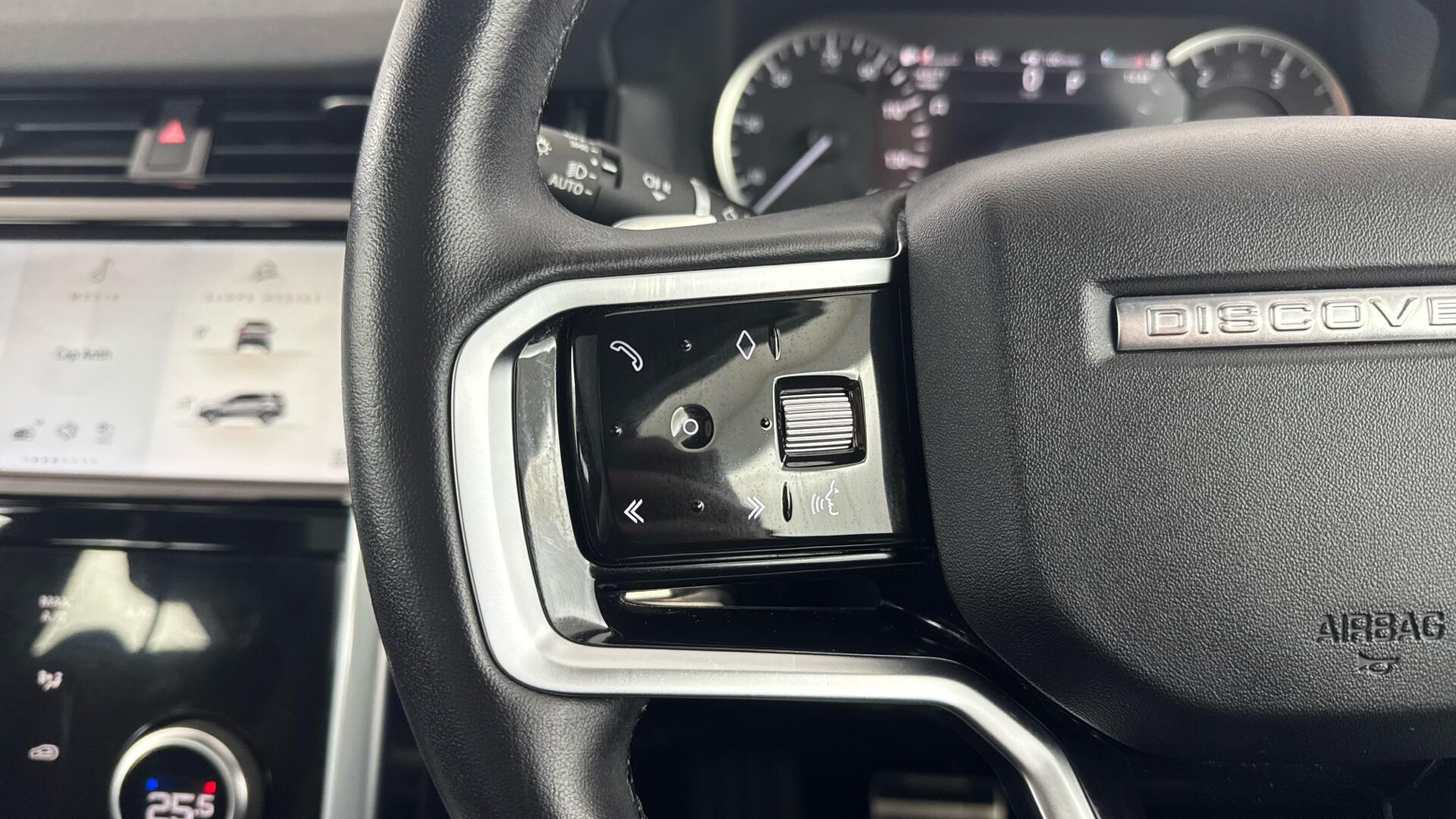 Land Rover Discovery Sport view 29