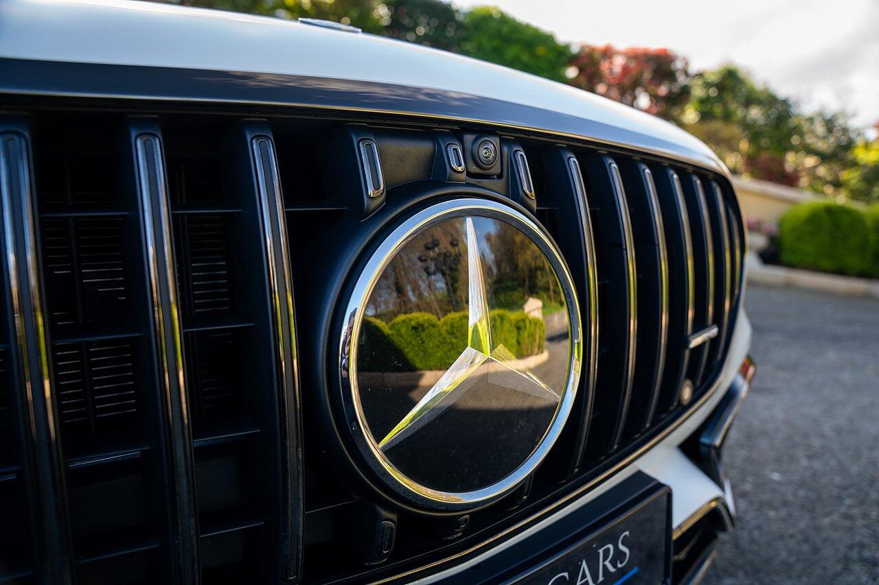 Mercedes-Benz S-Class view 26