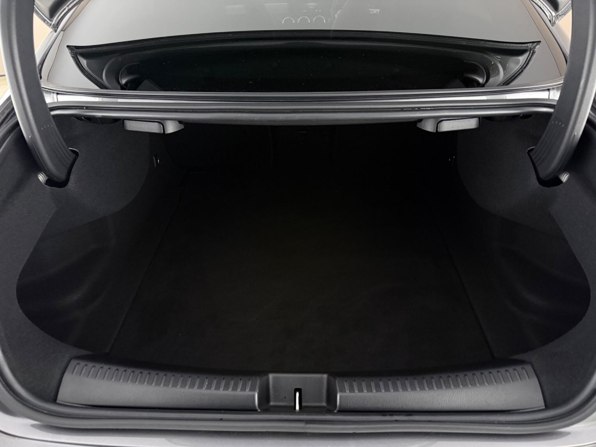 Mercedes-Benz Cla view 10