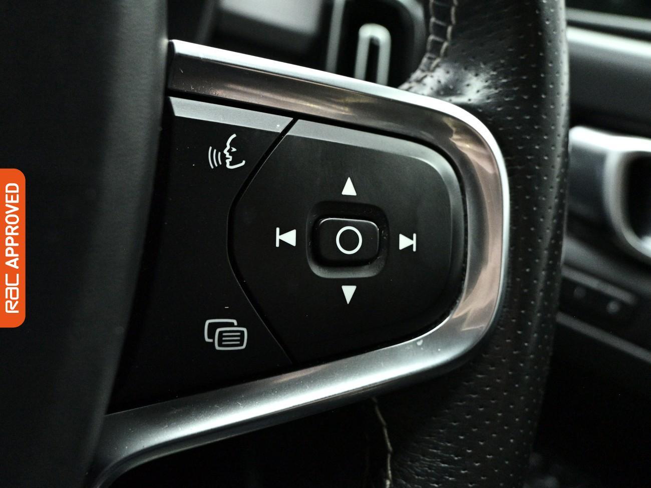 Volvo XC40 view 23